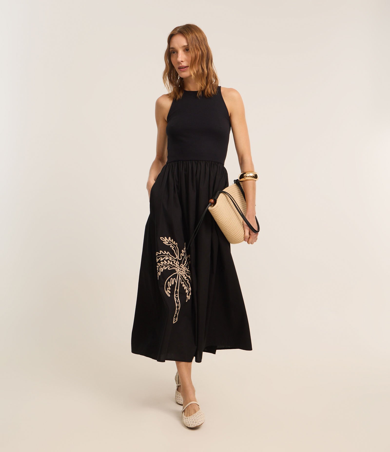 Vestido em Cotton com Textura Canelada e Bordado Coqueiro Preto 4