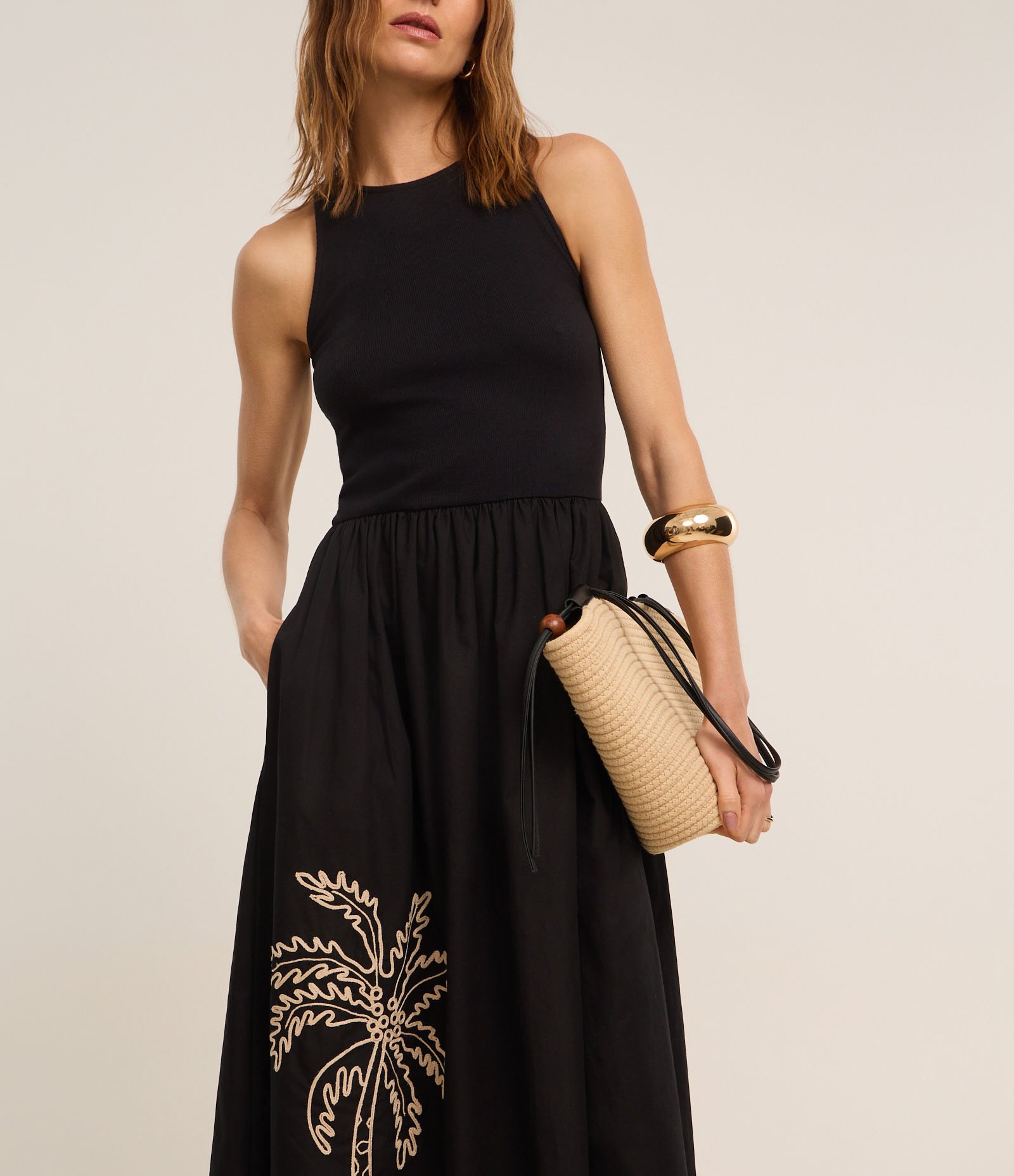 Vestido em Cotton com Textura Canelada e Bordado Coqueiro Preto 5