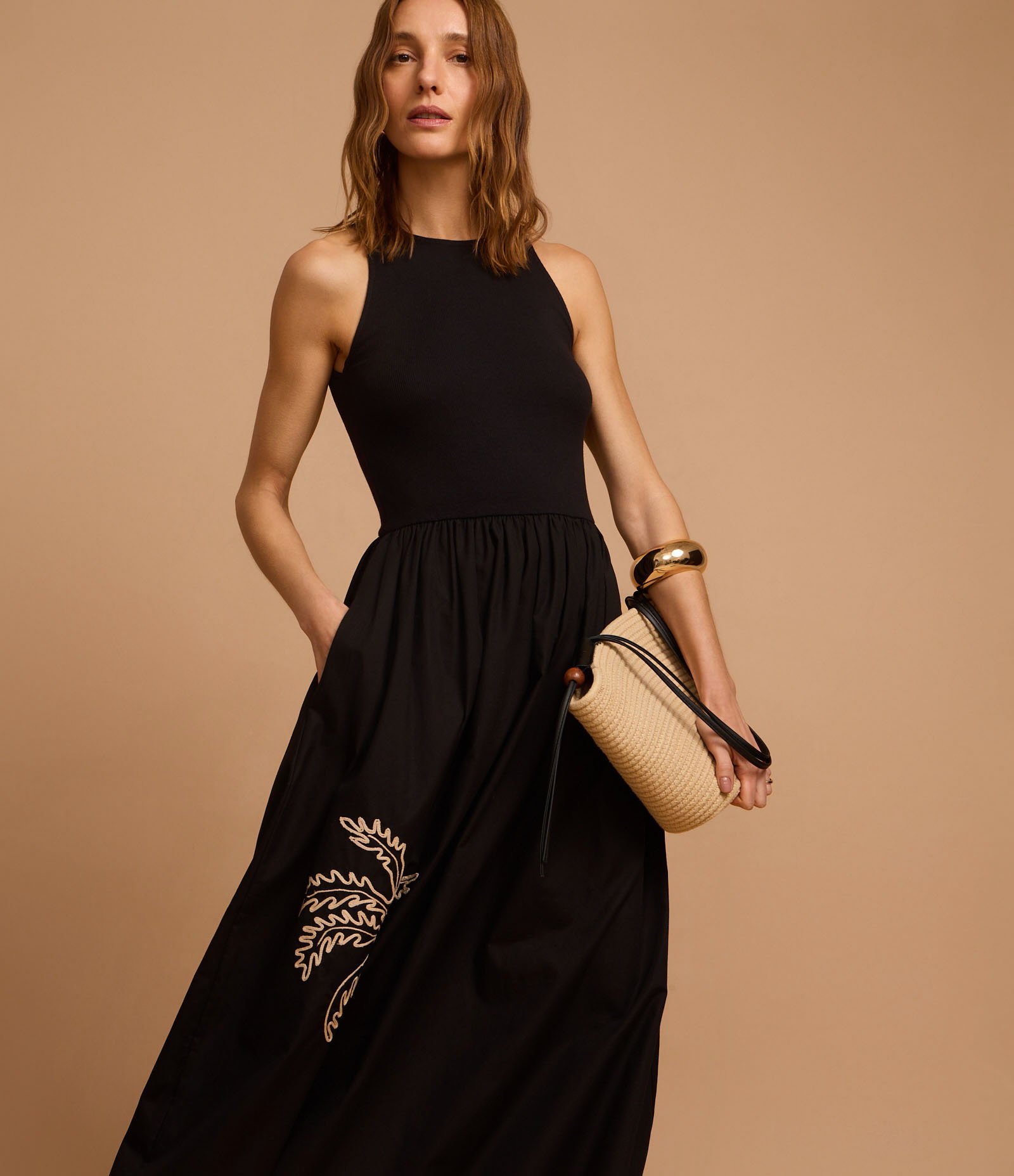 Vestido em Cotton com Textura Canelada e Bordado Coqueiro Preto 6