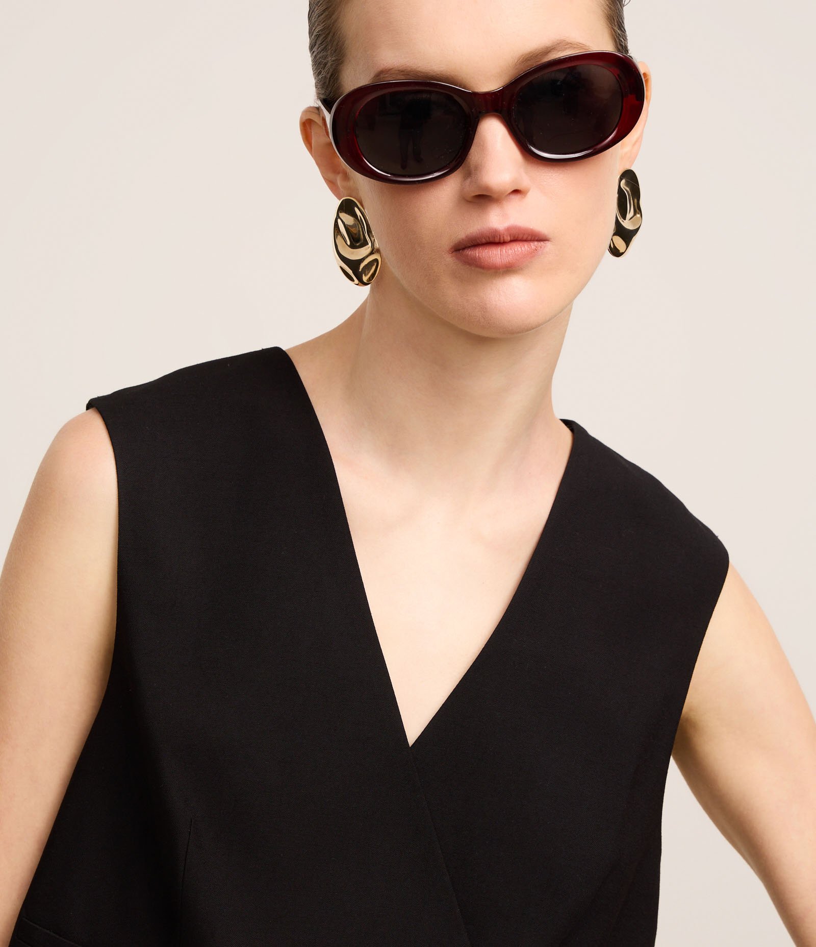 Colete Alfaiatado em Viscose com Decote V Transpassado Preto 3