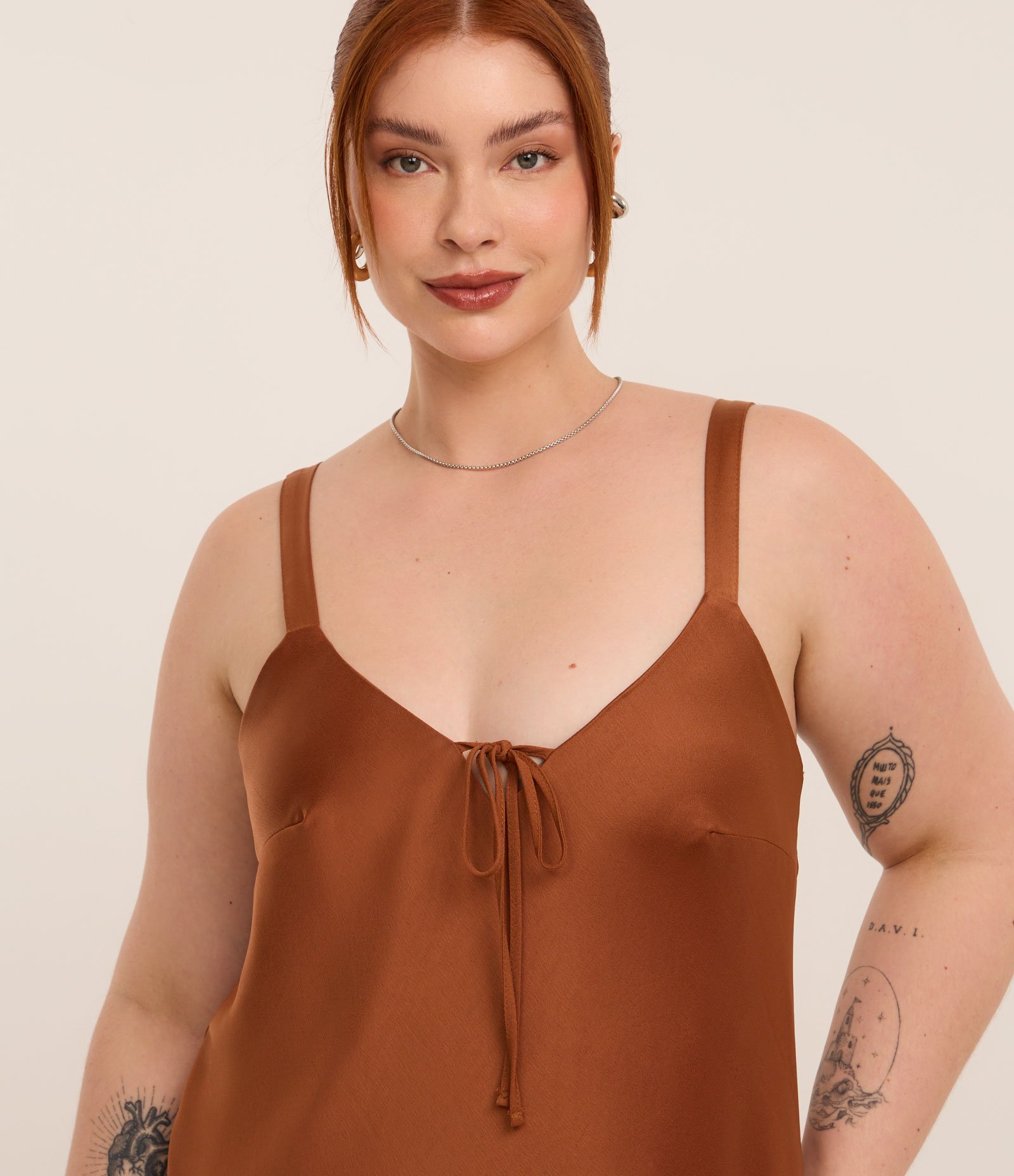 Vestido Midi em Cetim com Alça Fina Curve & Plus Size Marrom 6