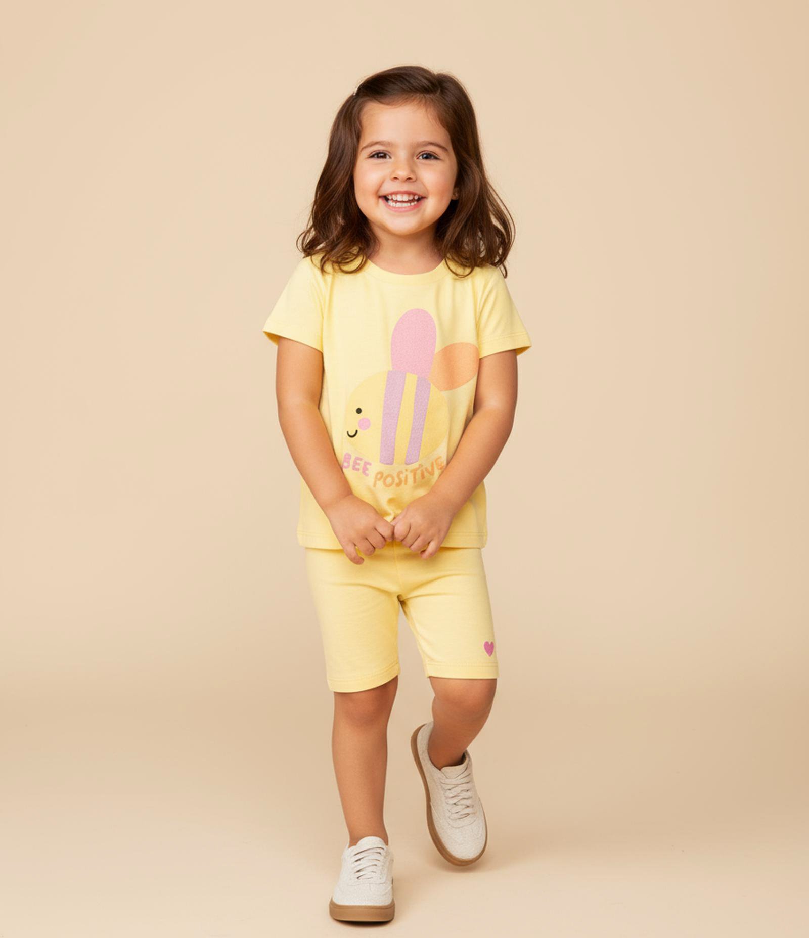 Bermuda Infantil em Ribana com Estampa Localizada de Coração - Tam 1 a 6 Anos Amarelo 1