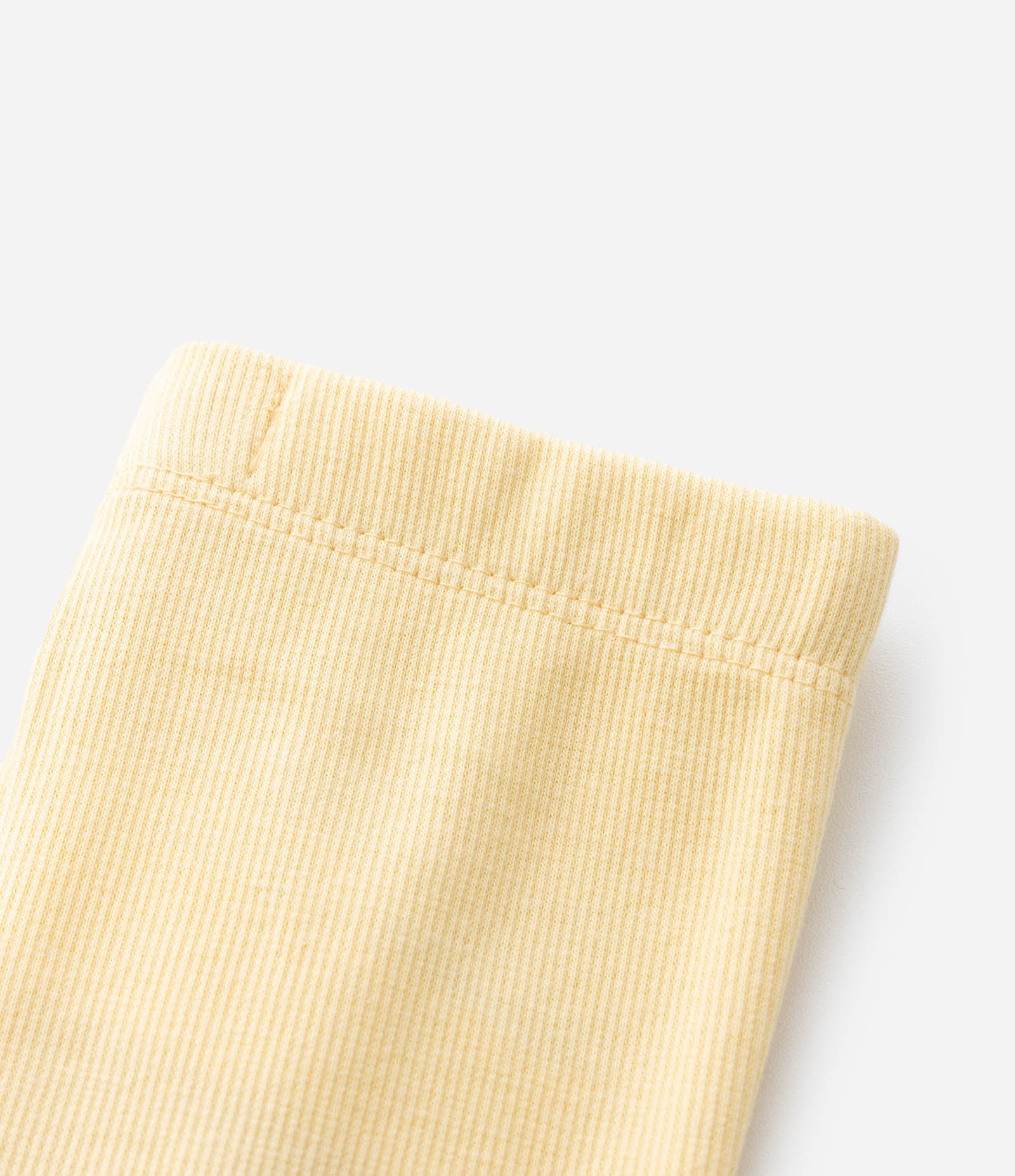 Bermuda Infantil em Ribana com Estampa Localizada de Coração - Tam 1 a 6 Anos Amarelo 4