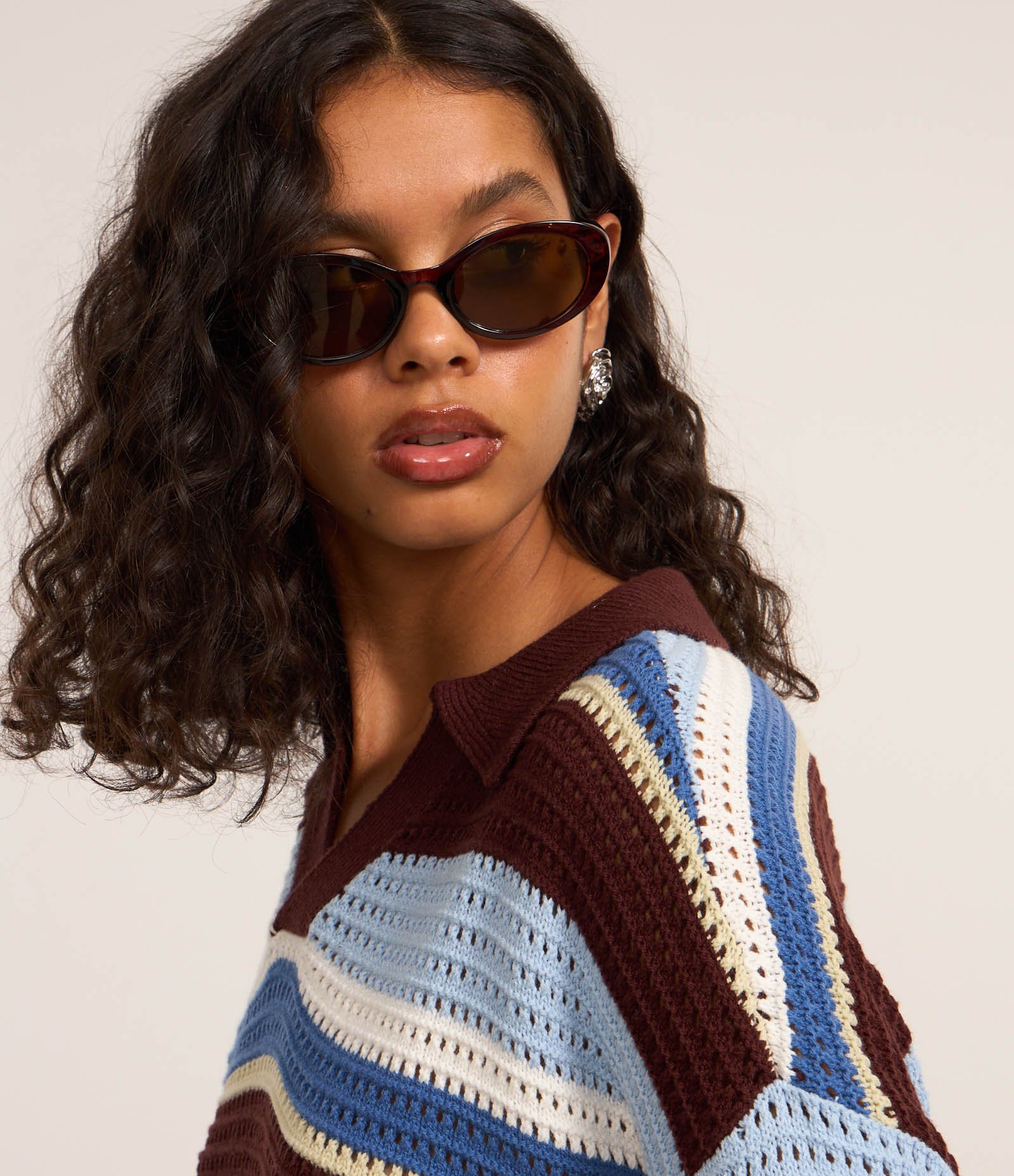 Camiseta Oversized de Tricô Listrado e Gola Polo Azul/Marrom 3