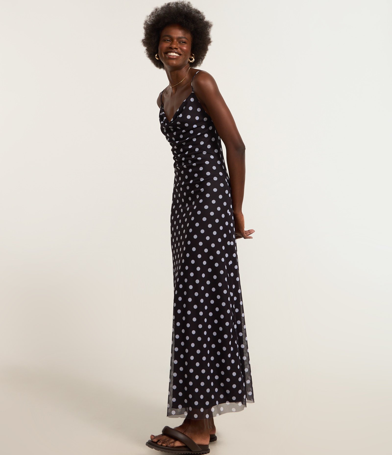 Vestido New Midi em Tule Poá com Decote Degagê Preto 2