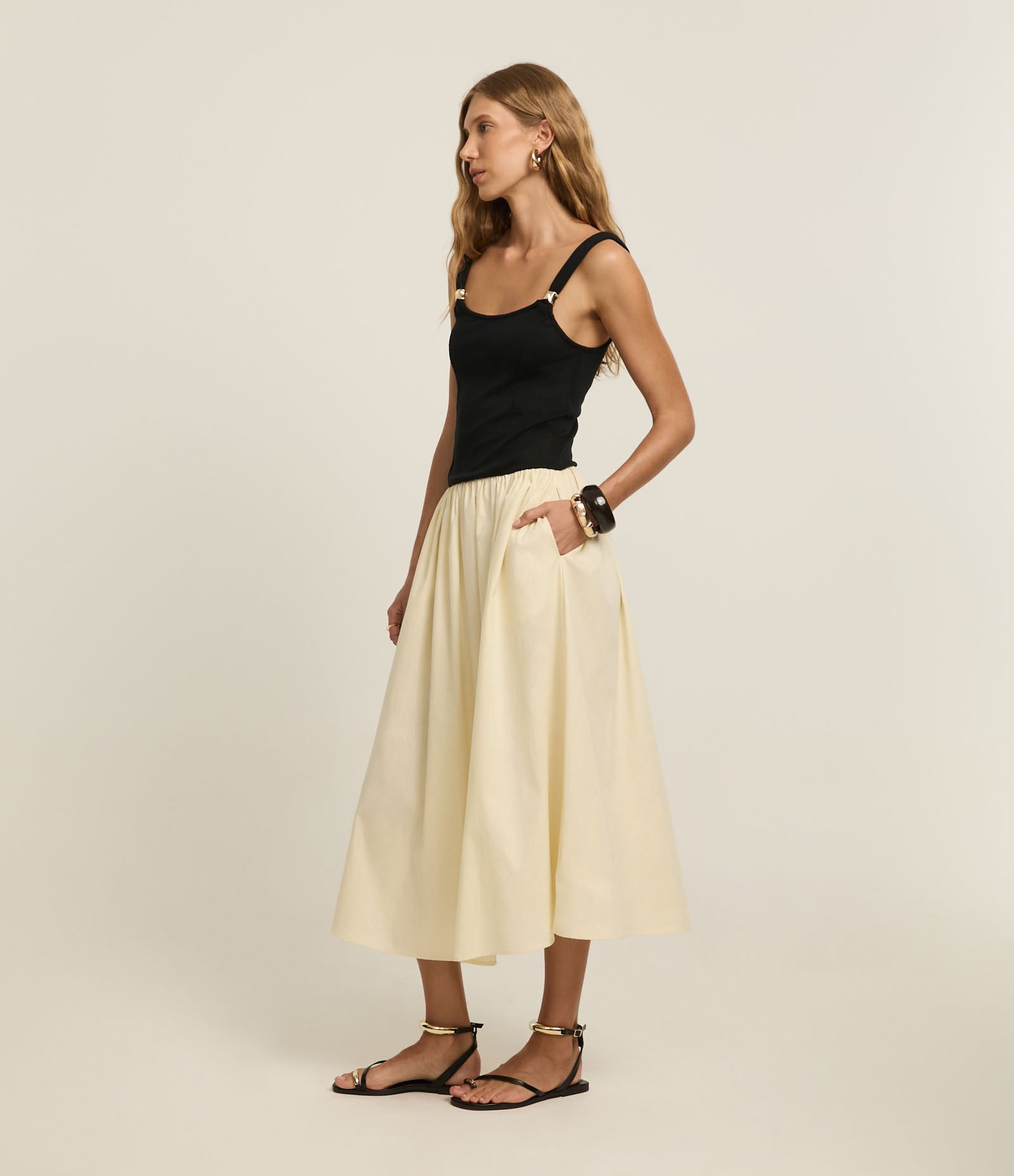 Vestido Hi-Lo com Busto Canelado e Saia Rodada Preto/Off White 4