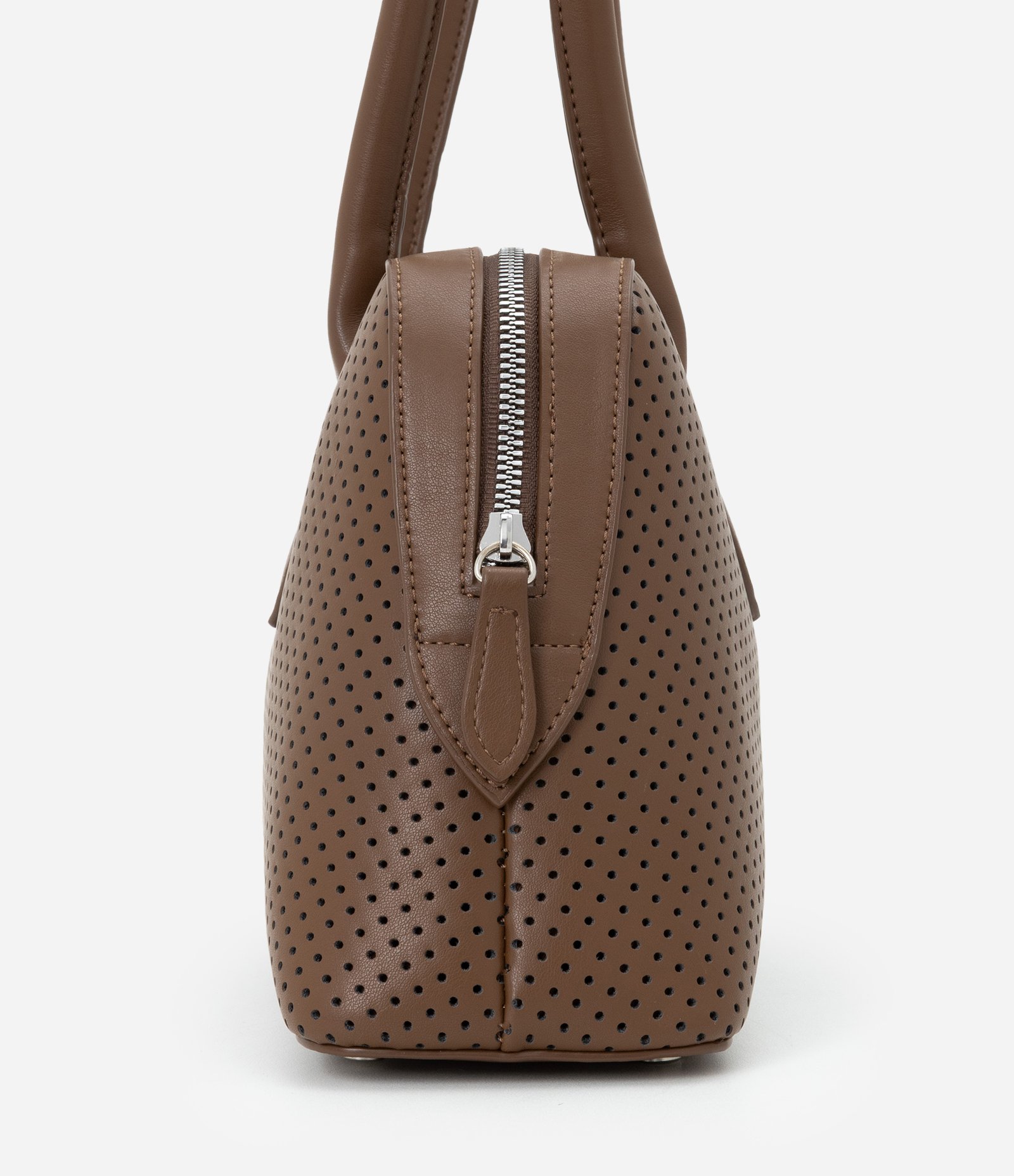 Bolsa Satchel com Textura de Furinhos e Recorte Arredondado Marrom Escuro-AC 2