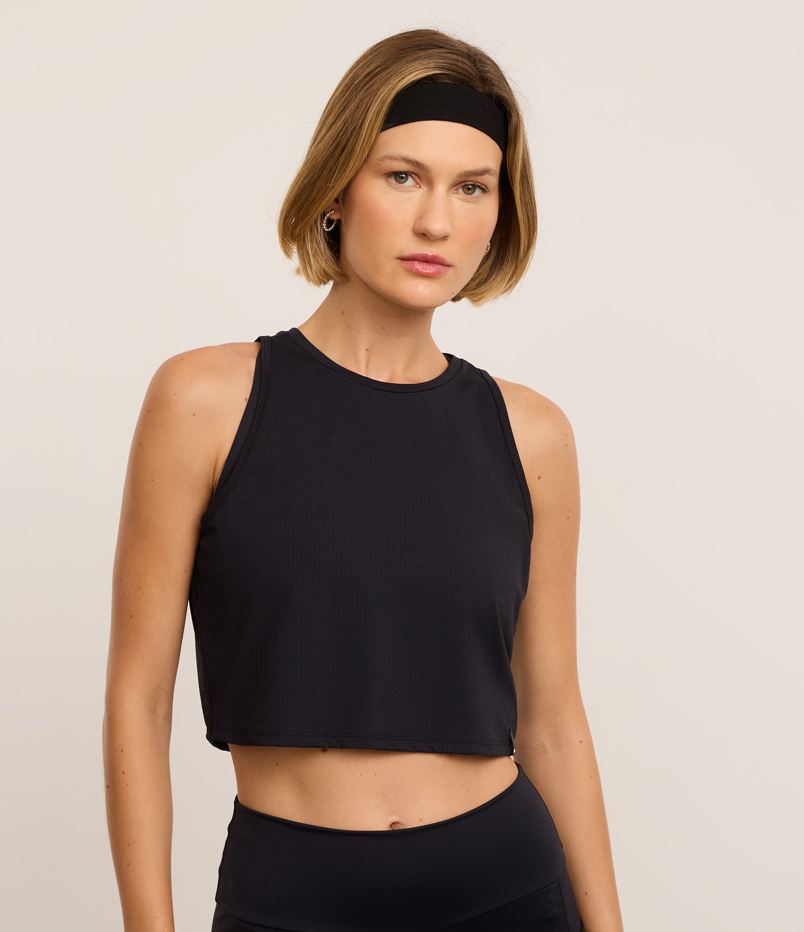 Regata Box Esportiva em Microfibra Texturizada com Recorte nas Costas Preto 1