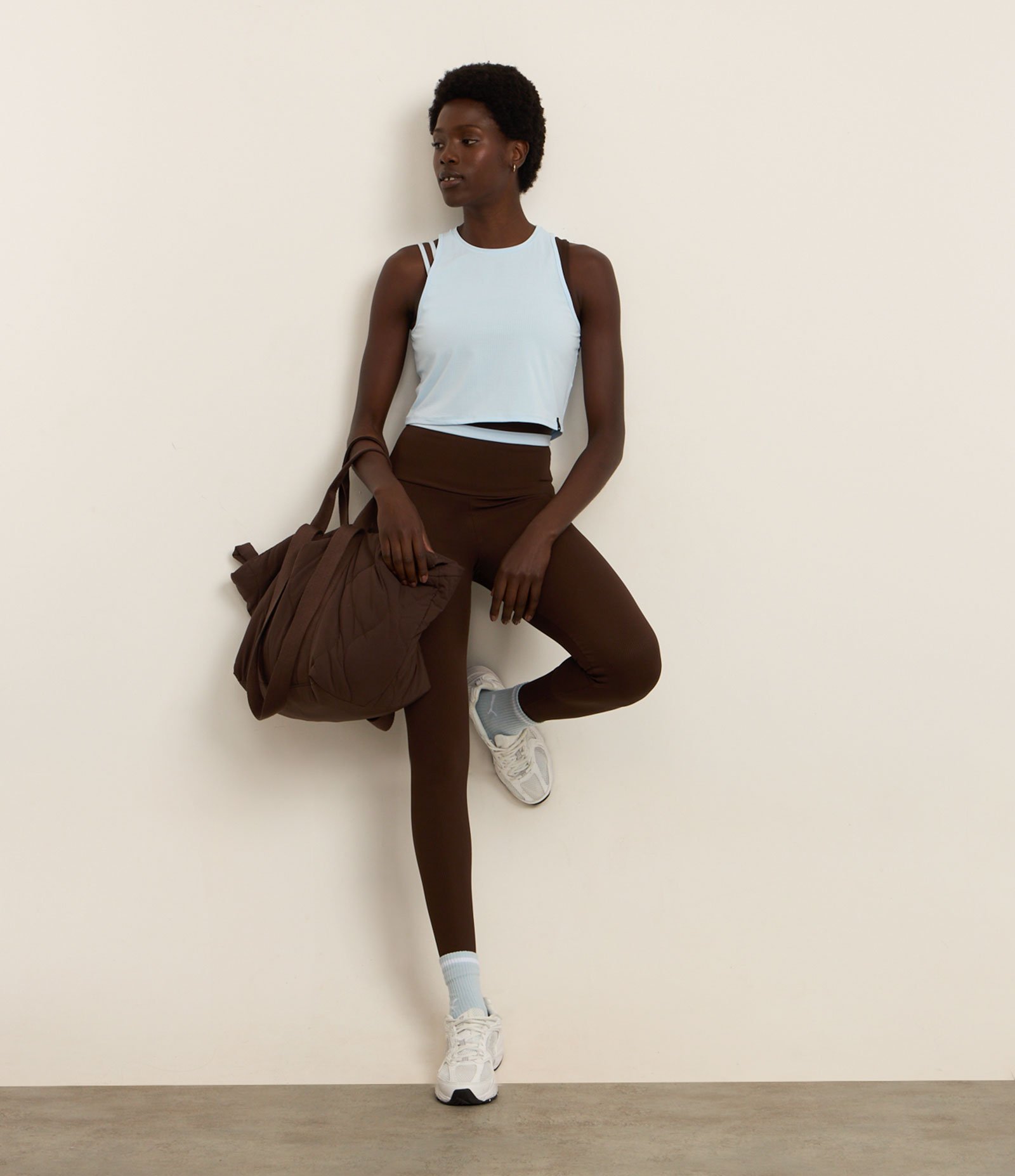 Regata Box Esportiva em Microfibra Texturizada com Recorte nas Costas Azul Claro 3