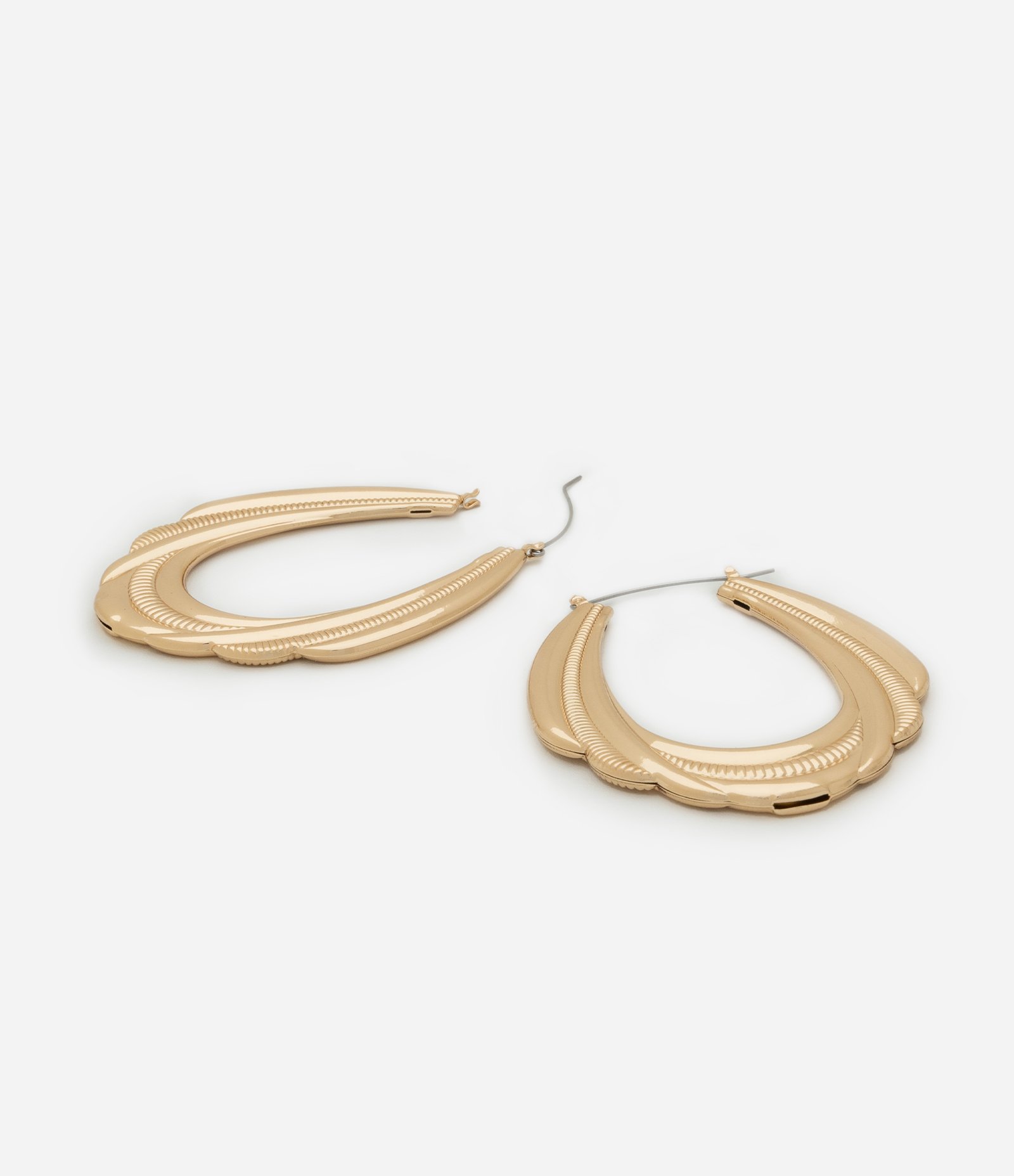 Brinco Maxi Argola Tripla com Textura Rabo de Rato Dourado 3