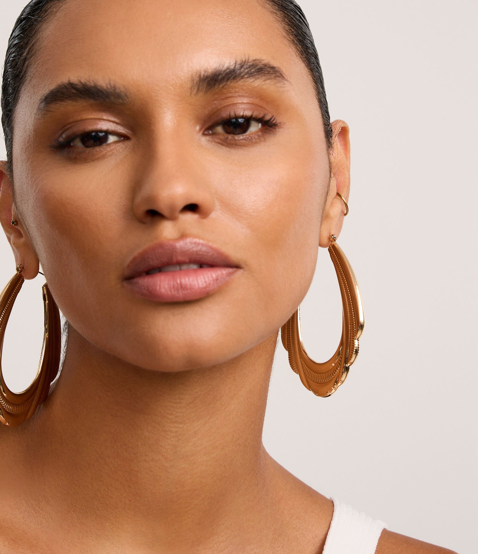 Brinco Maxi Argola Tripla com Textura Rabo de Rato Dourado 4