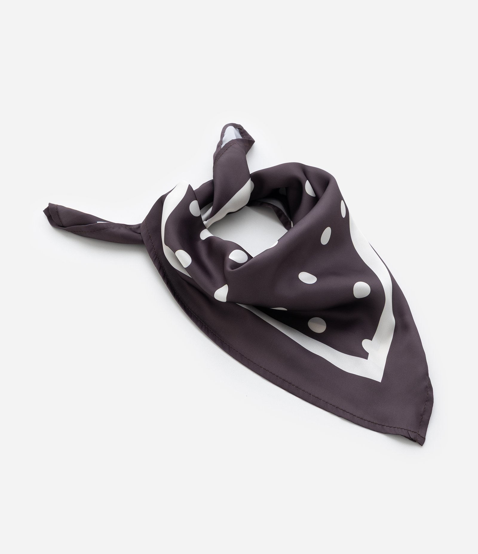 Lenço Quadrado em Cetim com Estampa Poá Marrom 4