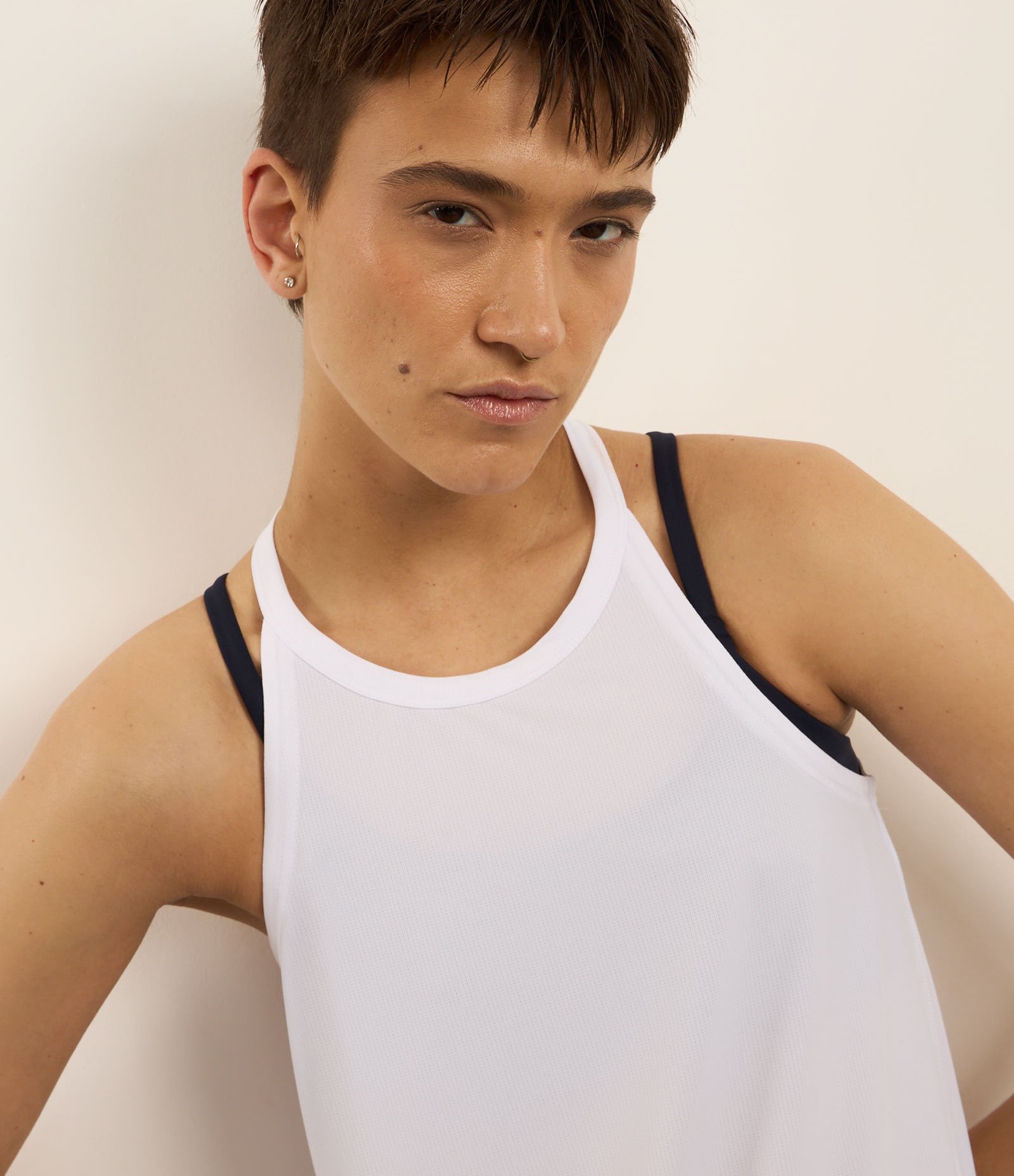 Regata Esportiva em Microfibra com Alças Finas Branco 3