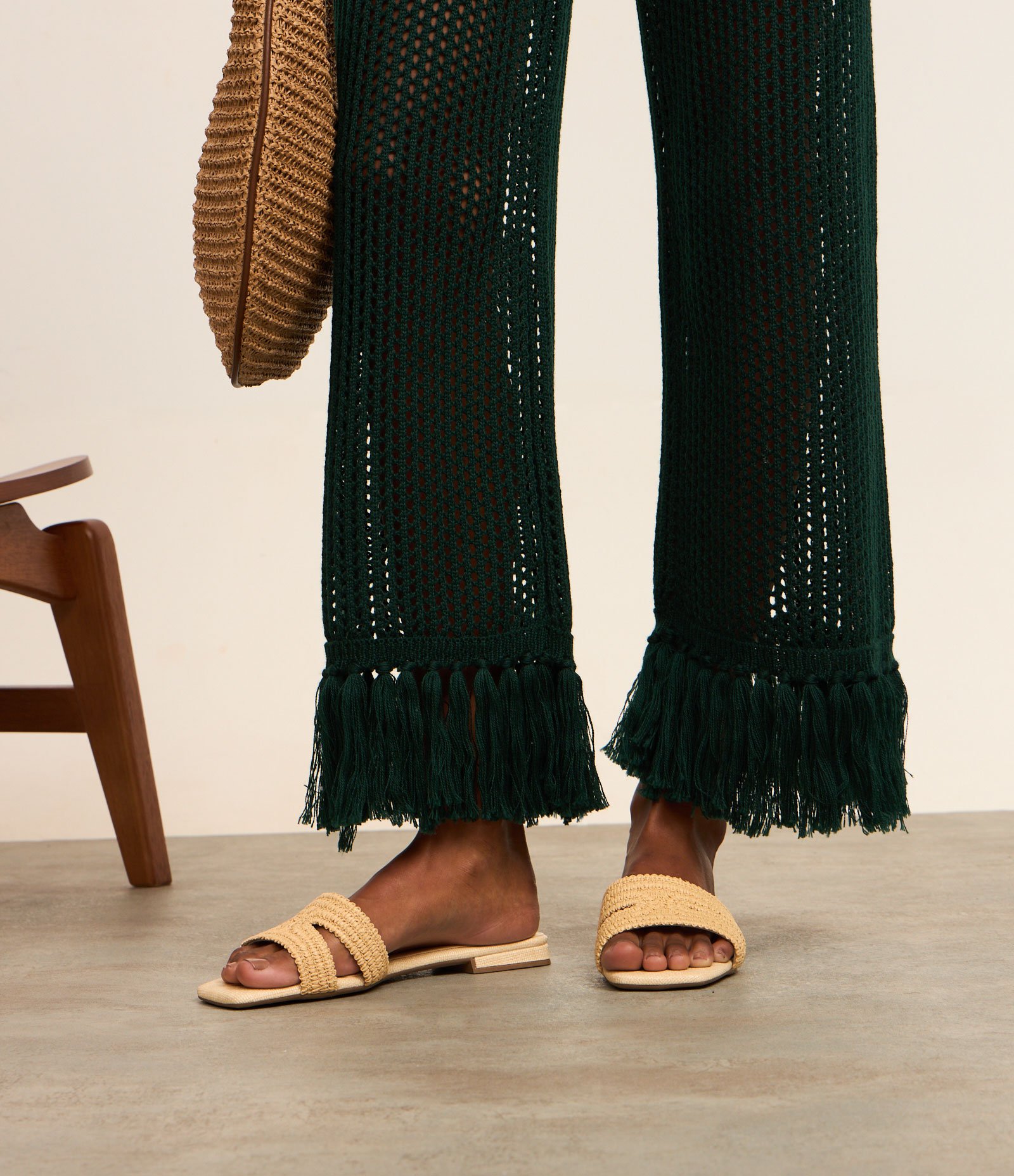 Sandália Rasteira com Tira em H e Efeito Ráfia Bege 3