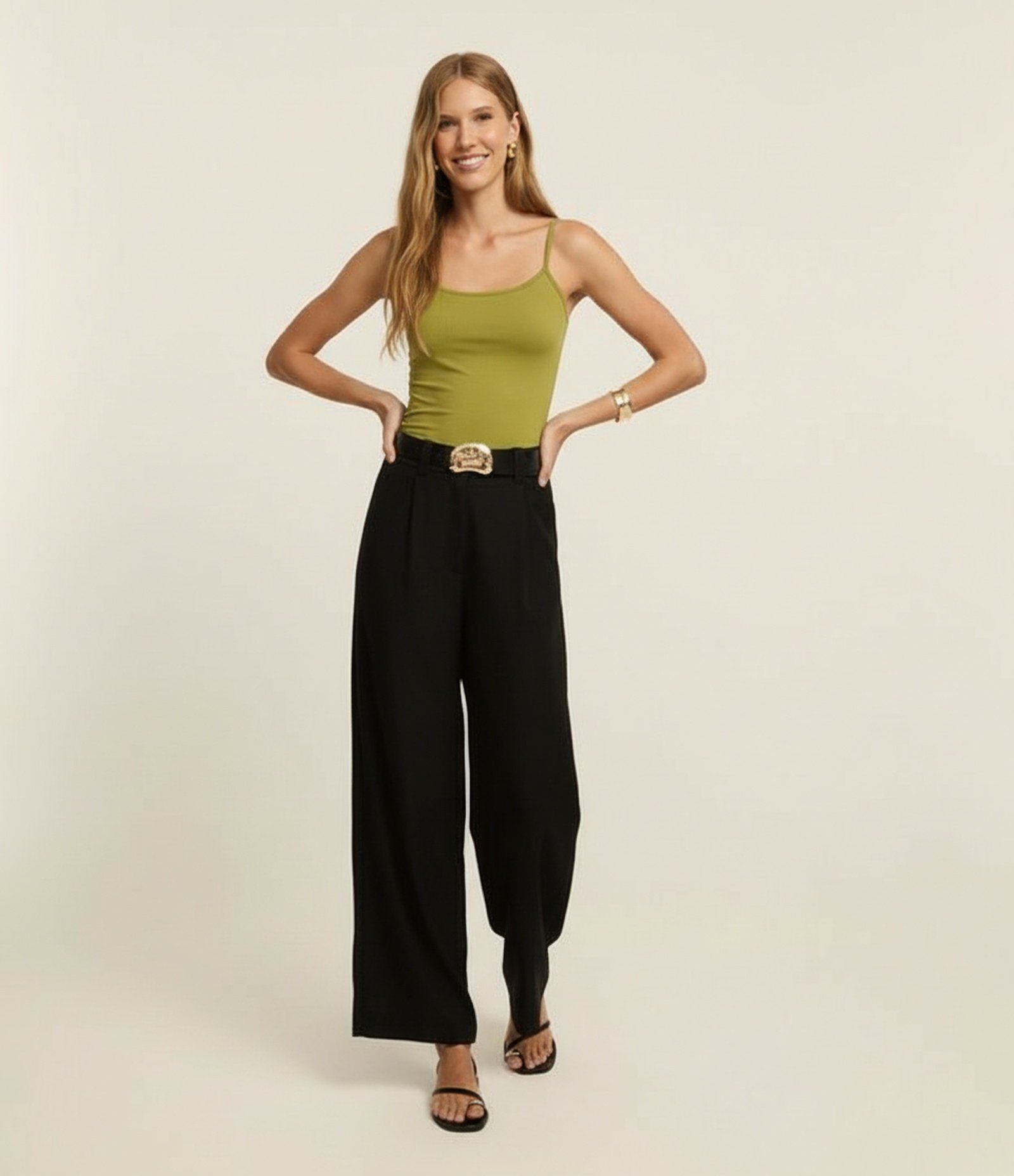 Blusa Básica em Poliamida com Alças Finas Abacate 6