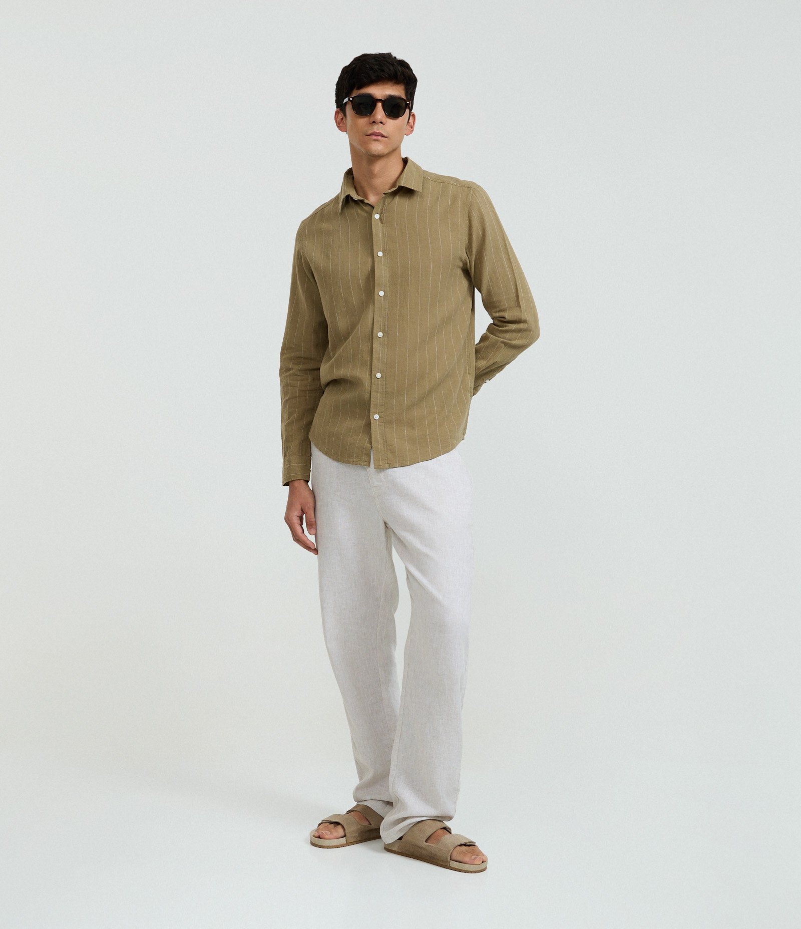 Camisa Regular em Linho com Estampa de Listra Fio Tinto e Texturizada Verde 2