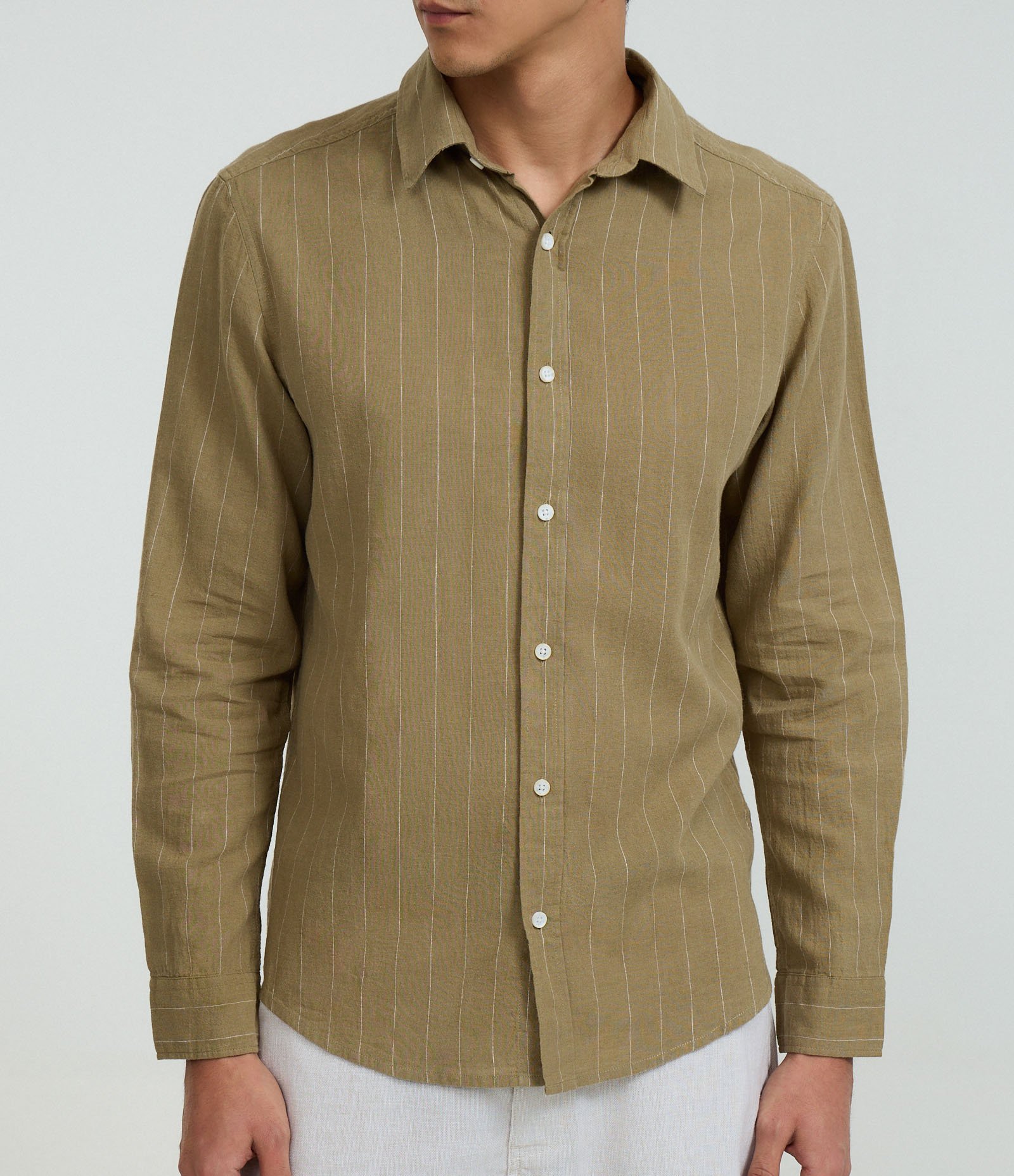 Camisa Regular em Linho com Estampa de Listra Fio Tinto e Texturizada Verde 3