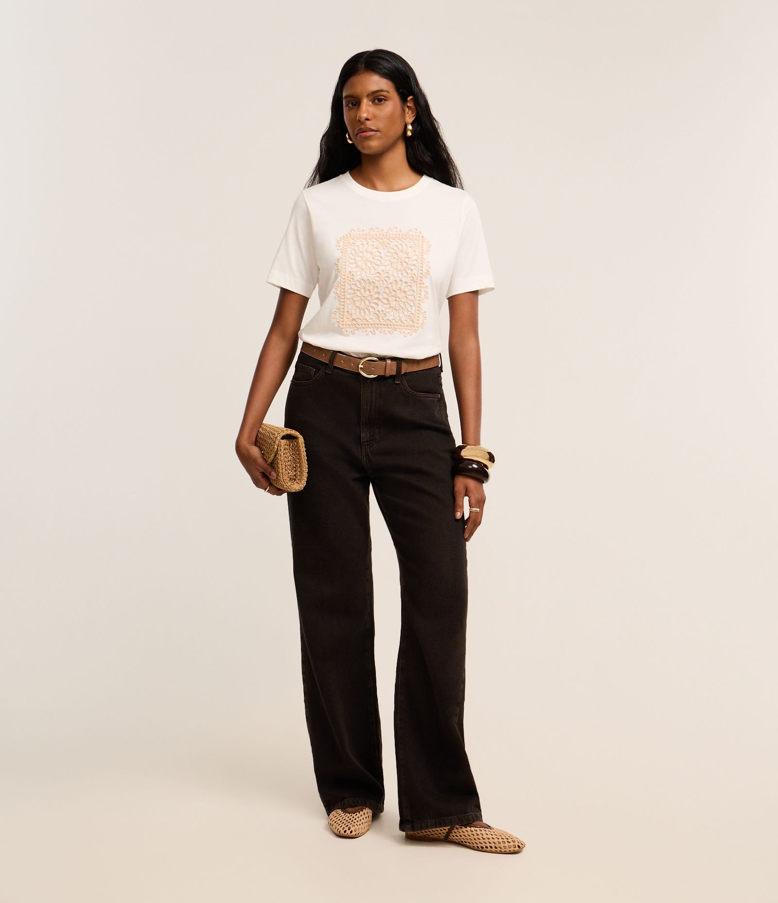 Camiseta em Algodão com Bordado Floral e Gola Redonda Branco 3