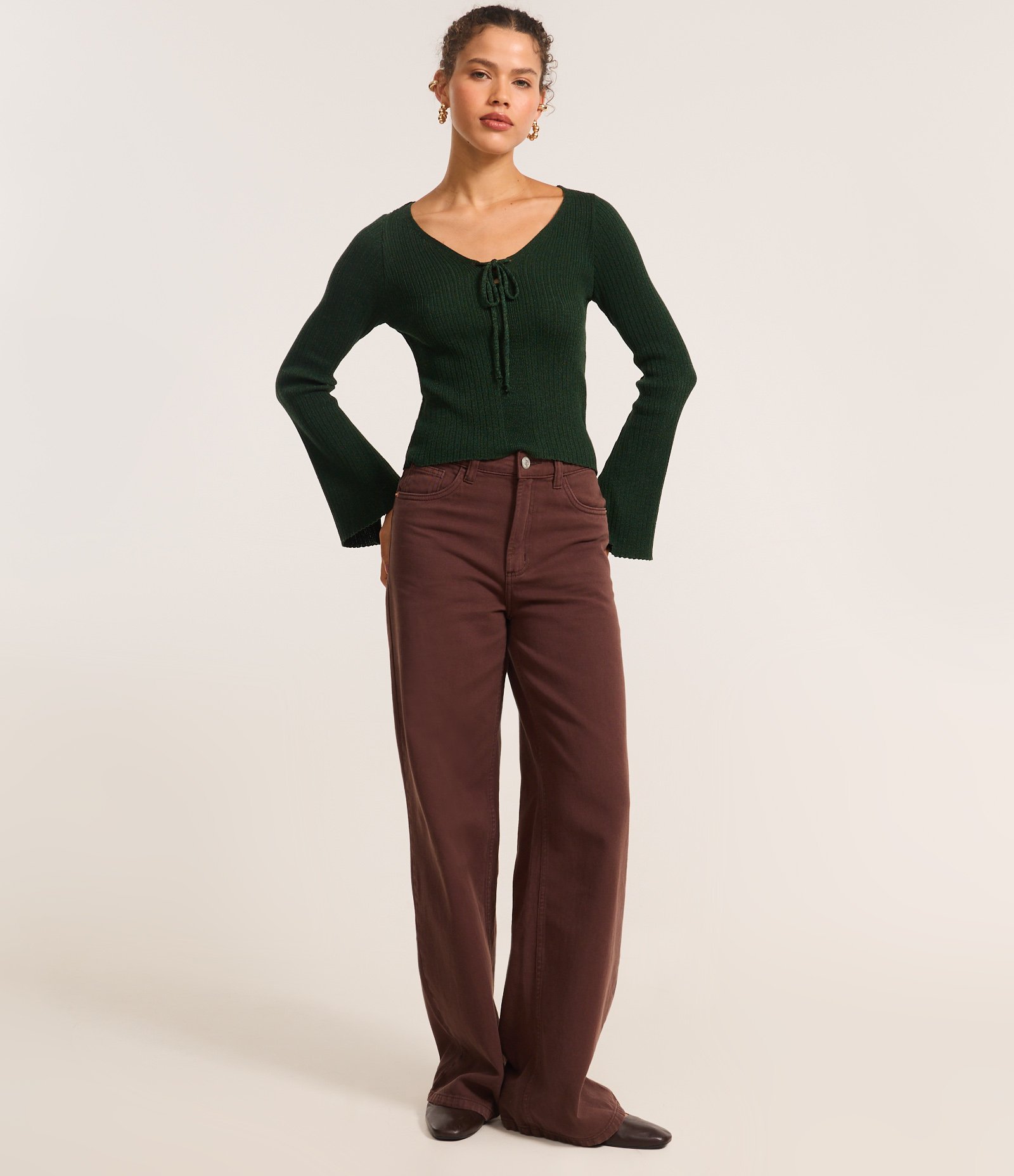 Blusa Canelada em Tricô com Amarração e Punho Amplo Verde 2