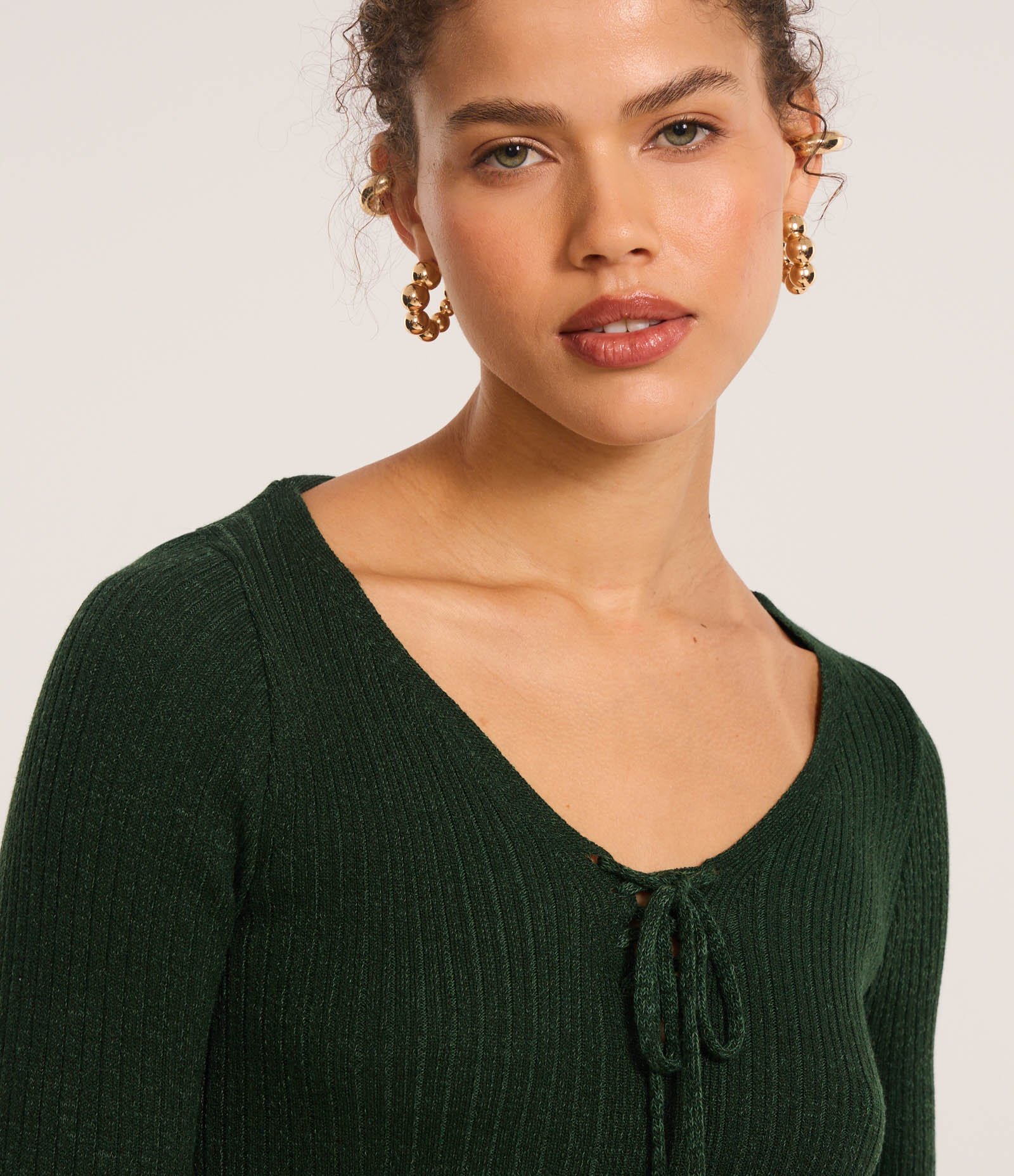 Blusa Canelada em Tricô com Amarração e Punho Amplo Verde 3