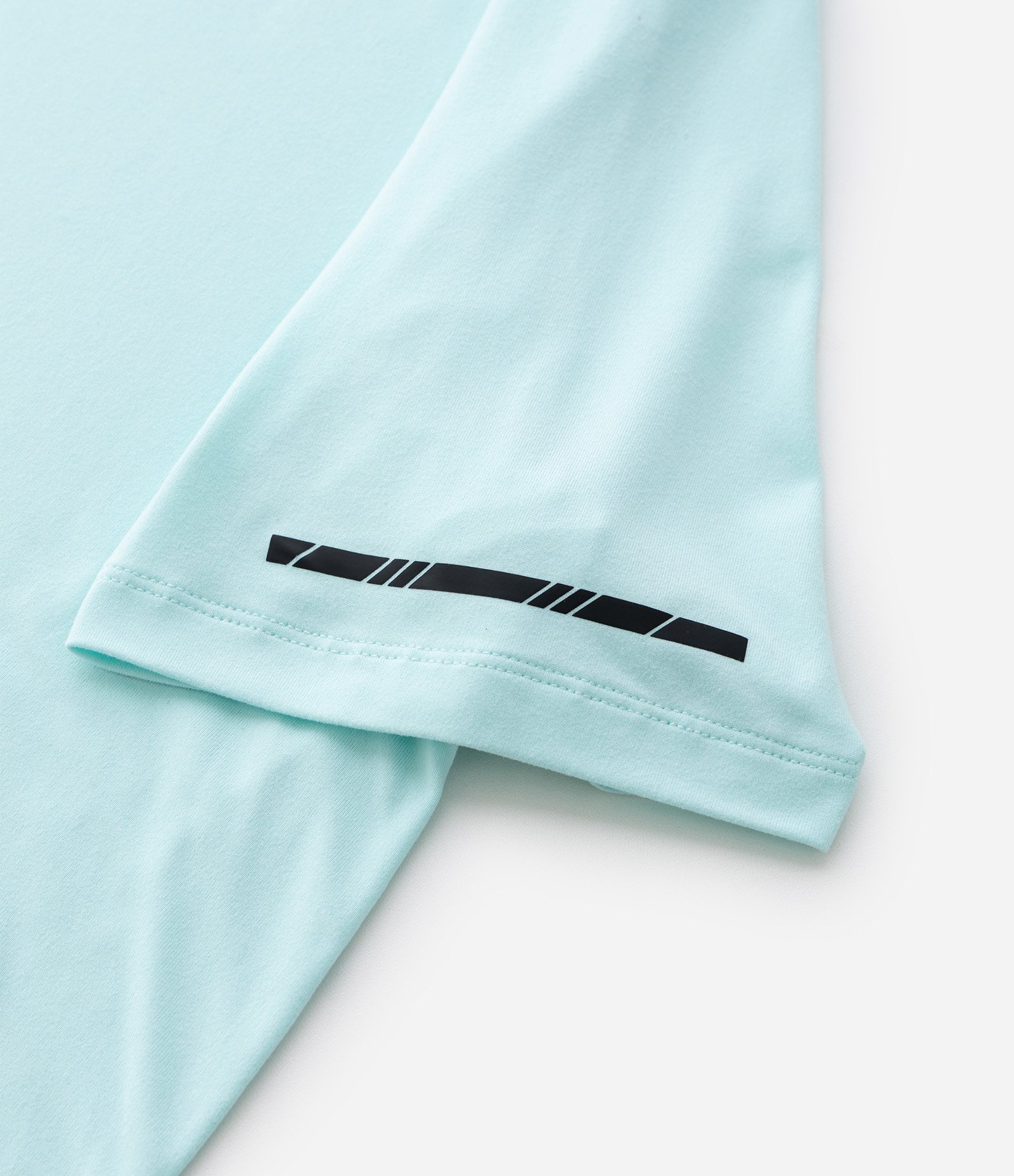 Camiseta Regular Esportiva em Tecnologia Dry com Etiqueta na Barra Azul claro 9