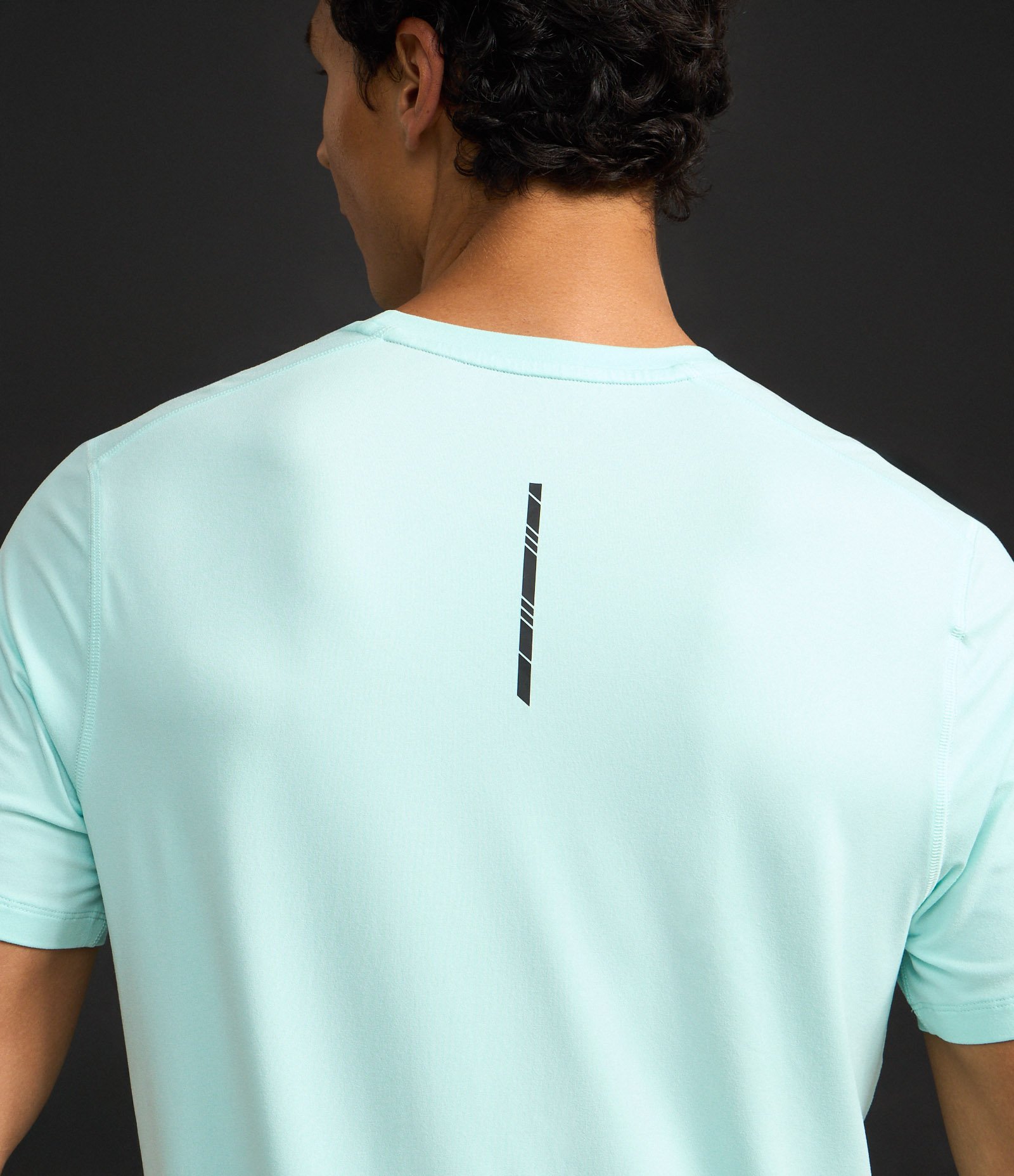 Camiseta Regular Esportiva em Tecnologia Dry com Etiqueta na Barra Azul claro 3