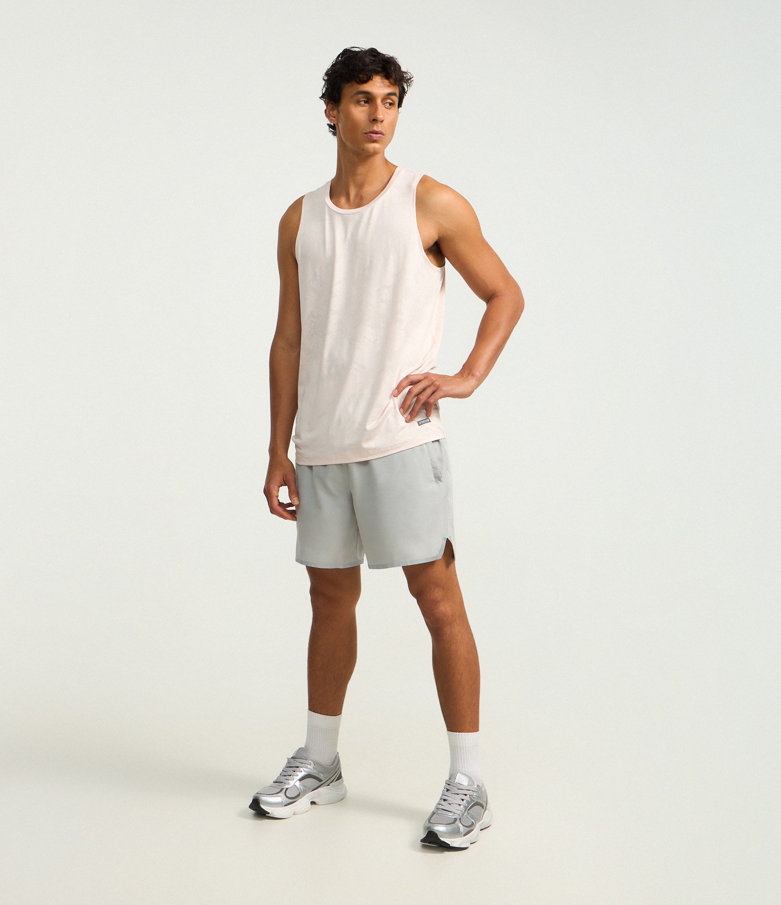 Bermuda Esportiva em Ripstop com Barra Refletiva Cinza 4