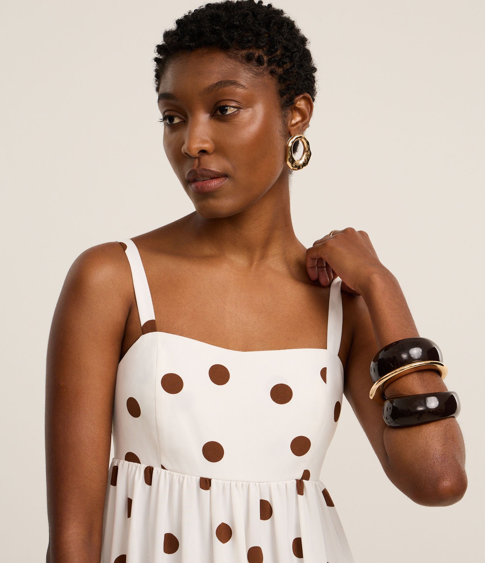 Vestido Evasê Midi em Airflow com Estampa Poá Branco/Marrom 4