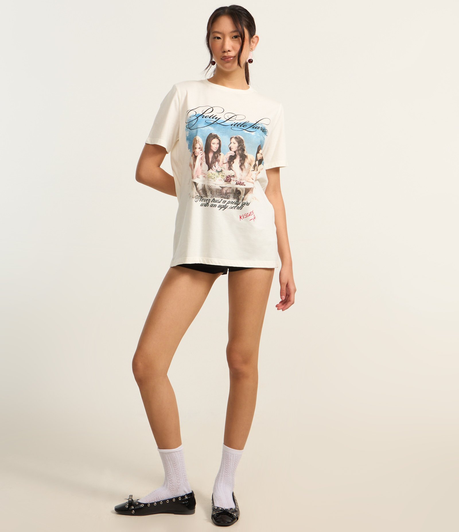 Camiseta Alongada em Algodão com Estampa Pretty Little Liars Branco 2