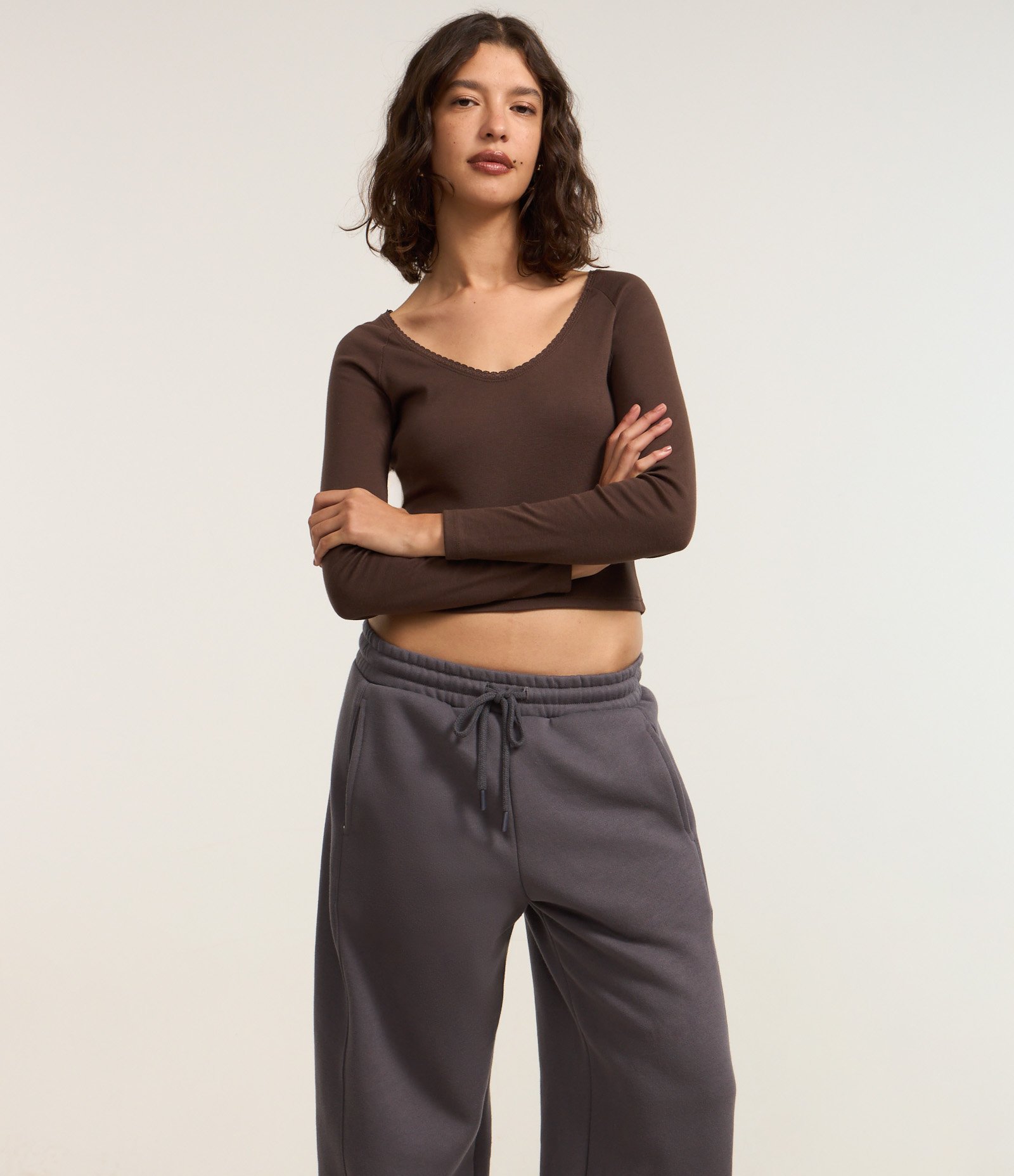 Calça Barrel em Moletom com Forro Fleece e Amarração na Cintura Cinza 2