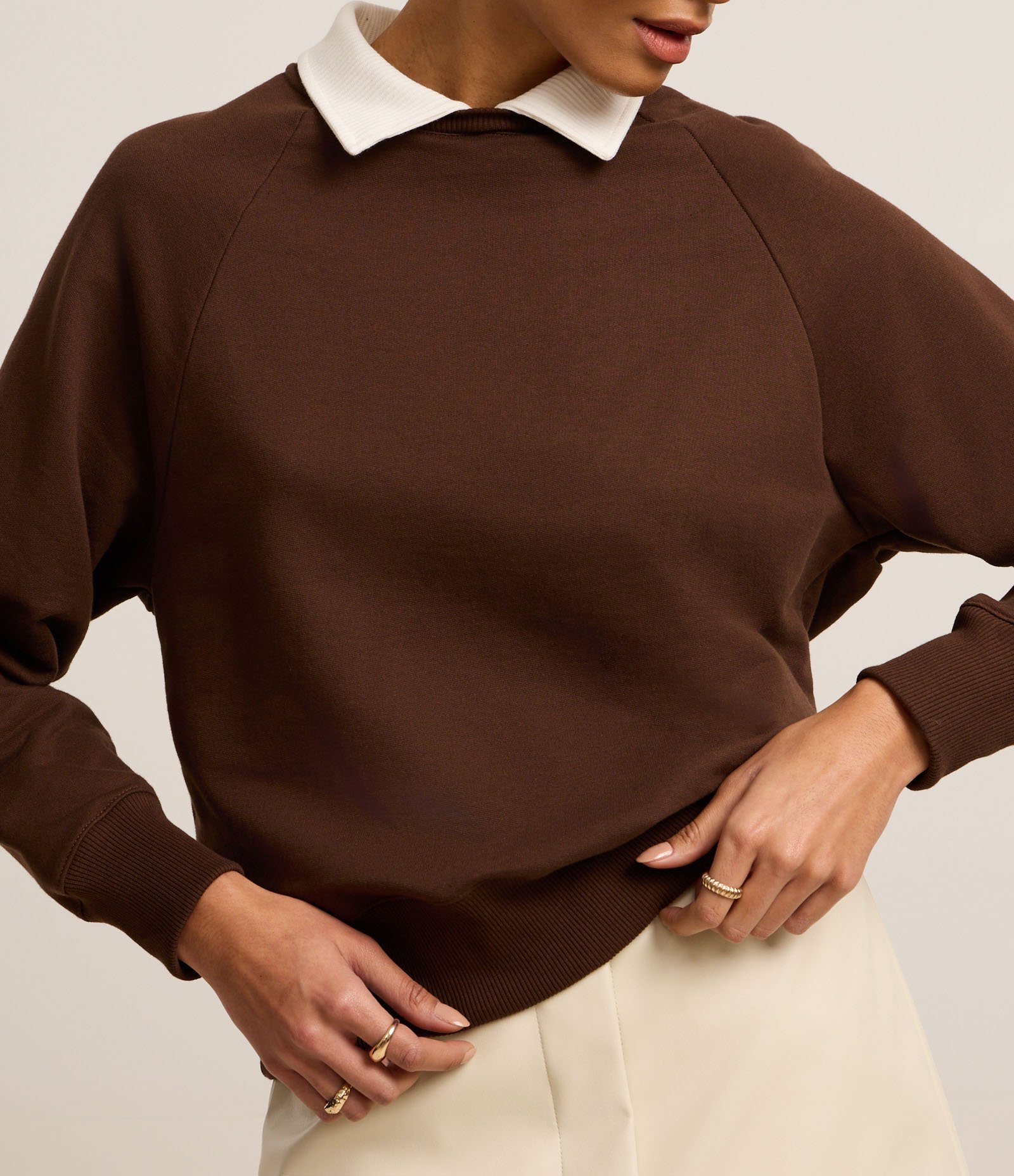 Casaco em Moletom com Gola Camisa e Cava Raglan Marrom 4