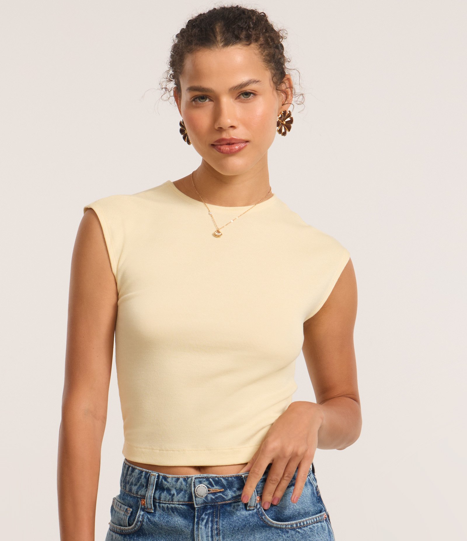 Blusa sem Manga em Ribana com Textura Caneladinha Amarelo 3