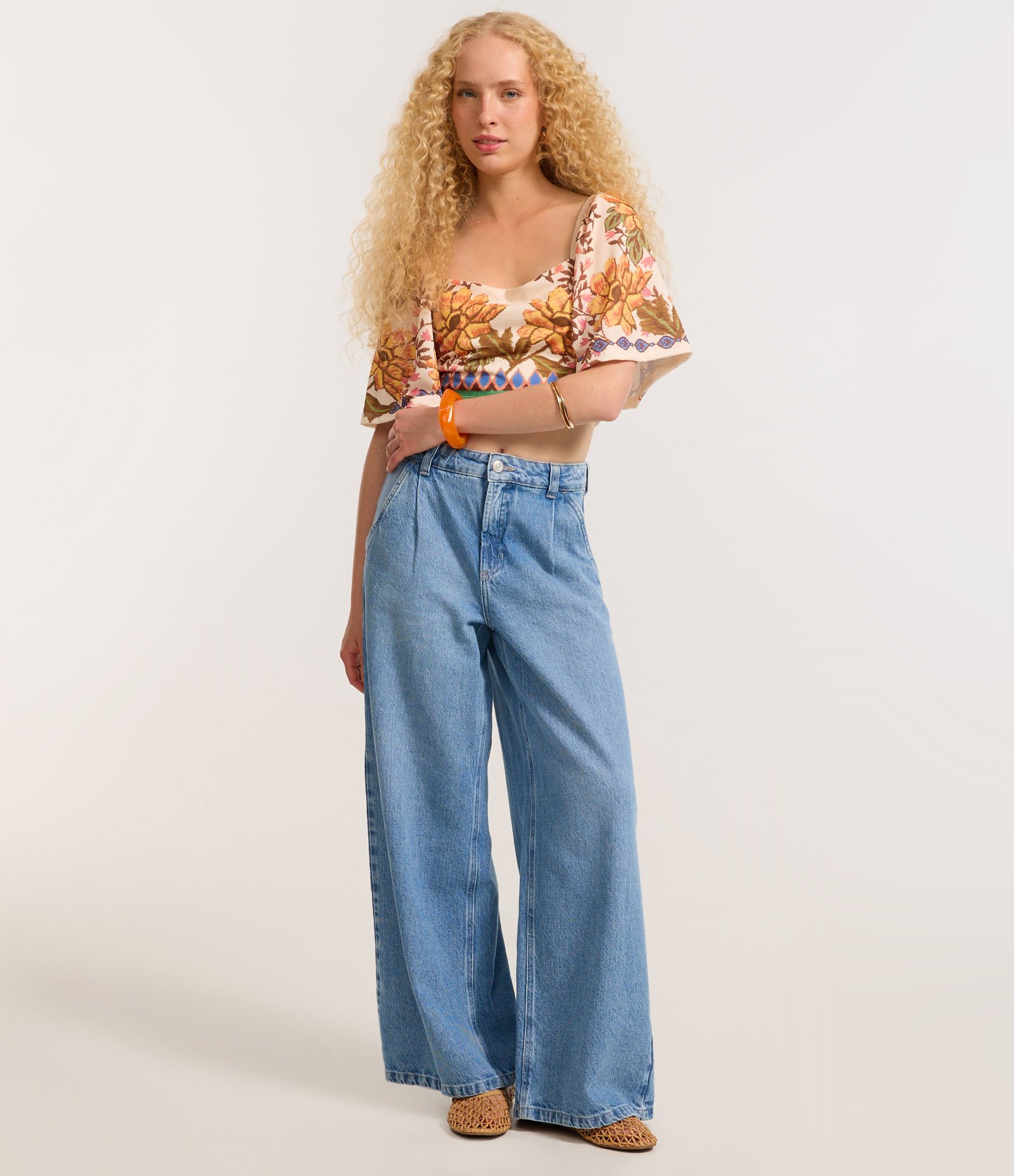 Blusa Cropped Texturizada com Manga Ampla e Estampa Floral Multicores 2