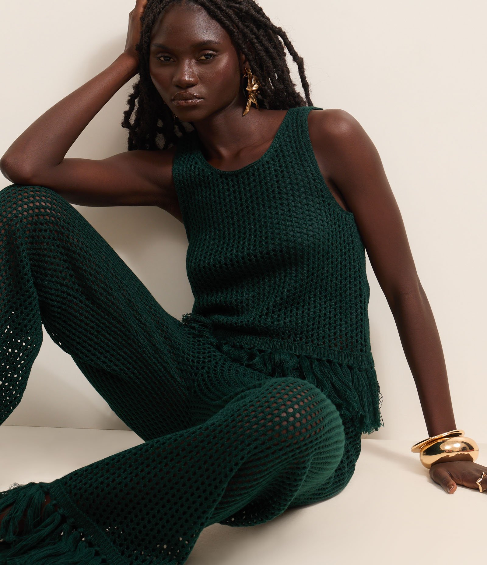 Blusa Regata Cropped em Tricô com Franjas na Barra Verde 2