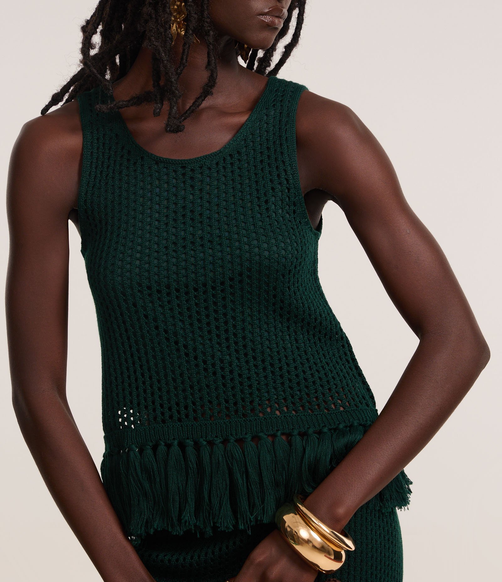 Blusa Regata Cropped em Tricô com Franjas na Barra Verde 5