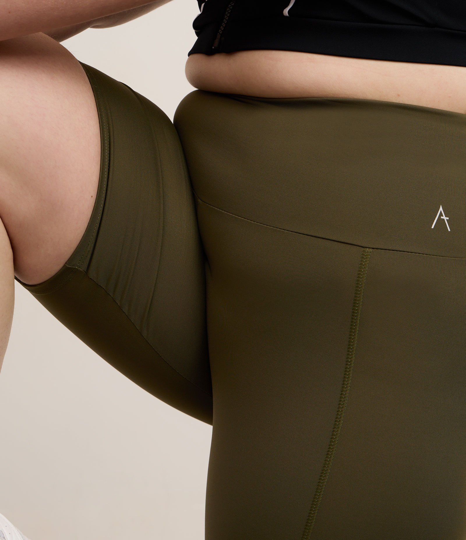 Bermuda Ciclista Esportiva com Tecnologia Dry e Bolso Curve e Plus Size Verde 3