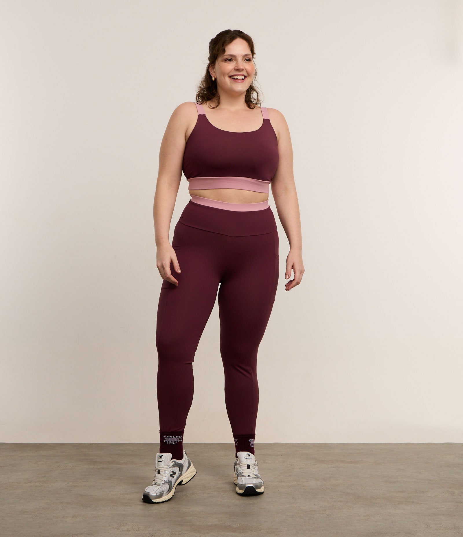 Top Esportivo com Tecnologia Dry e Barra Contrastante Curve e Plus Size Vermelho 2