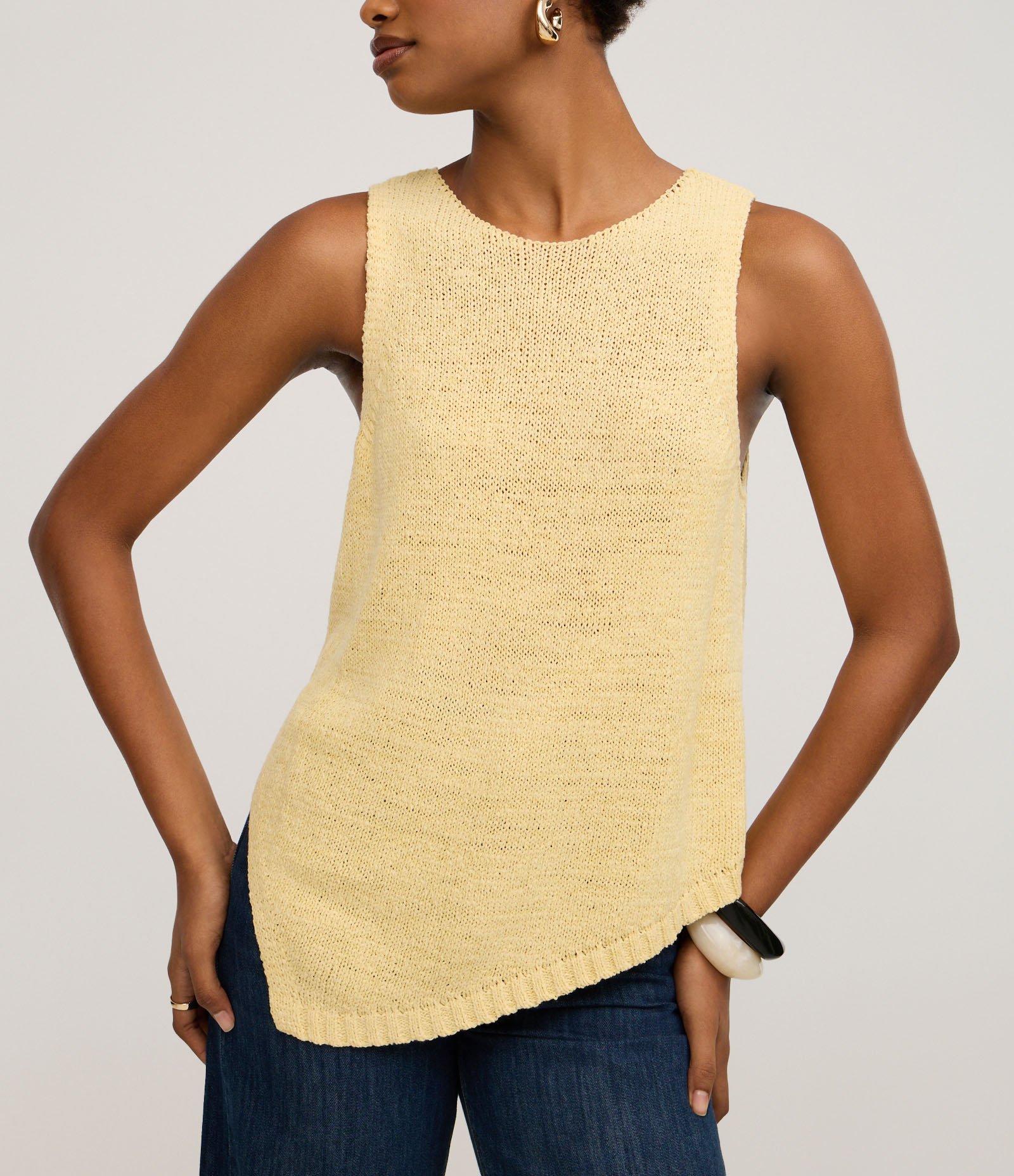 Blusa em Tricô com Decote Redondo e Barra Assimétrica Amarelo 4