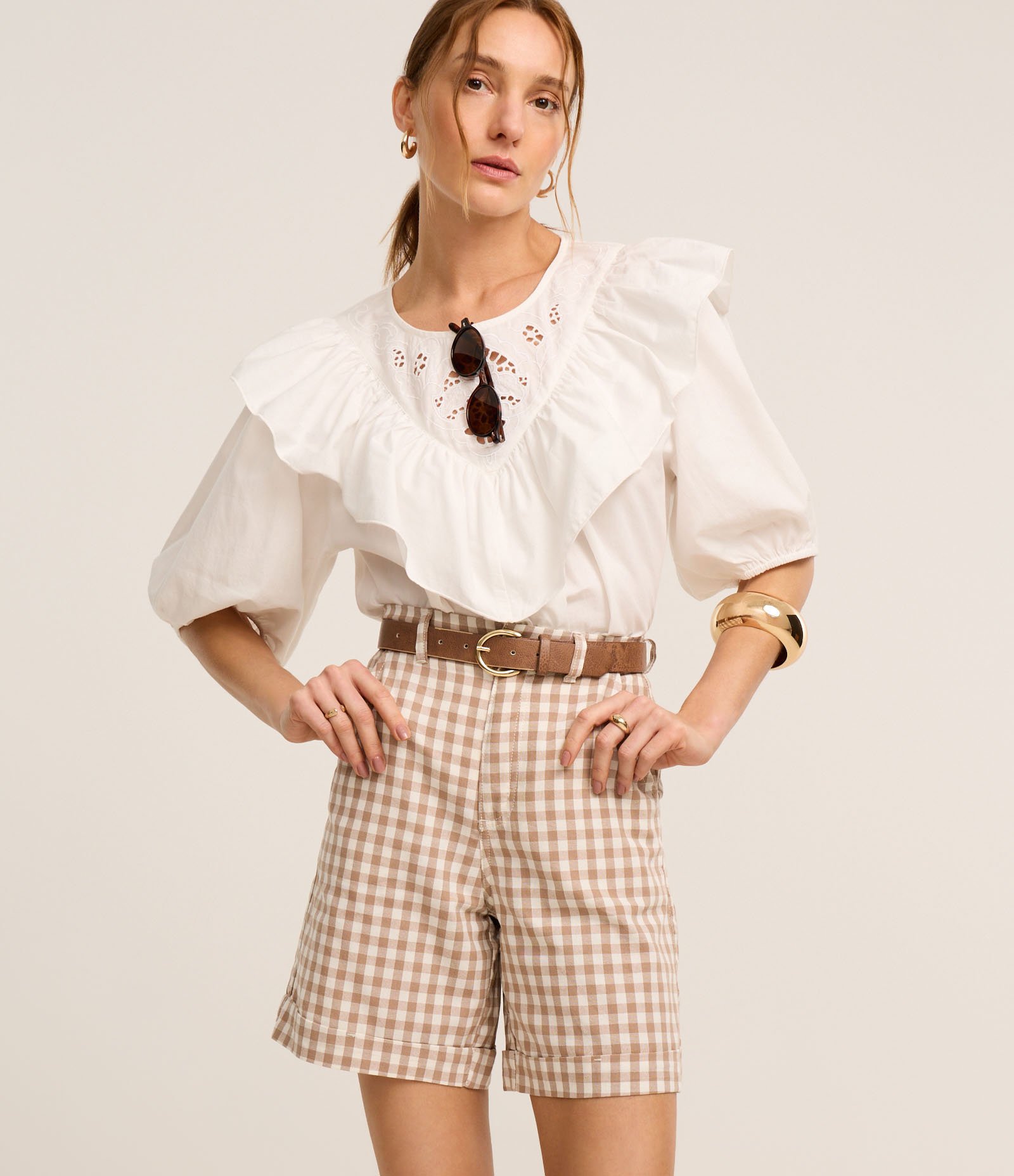 Short Alfaiatado em Sarja com Estampa Xadrez Vichy Bege 2