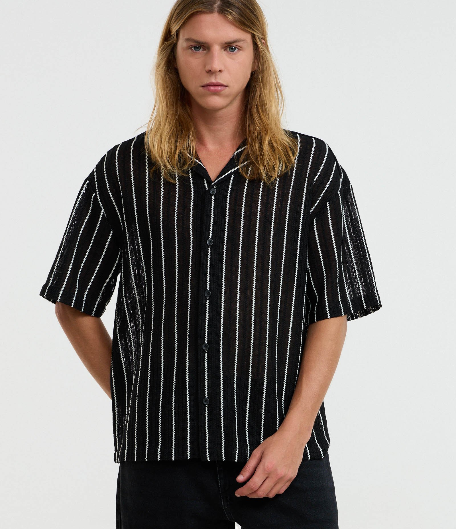Camisa Boxy em Tricô com Estampa Listras Preto 1