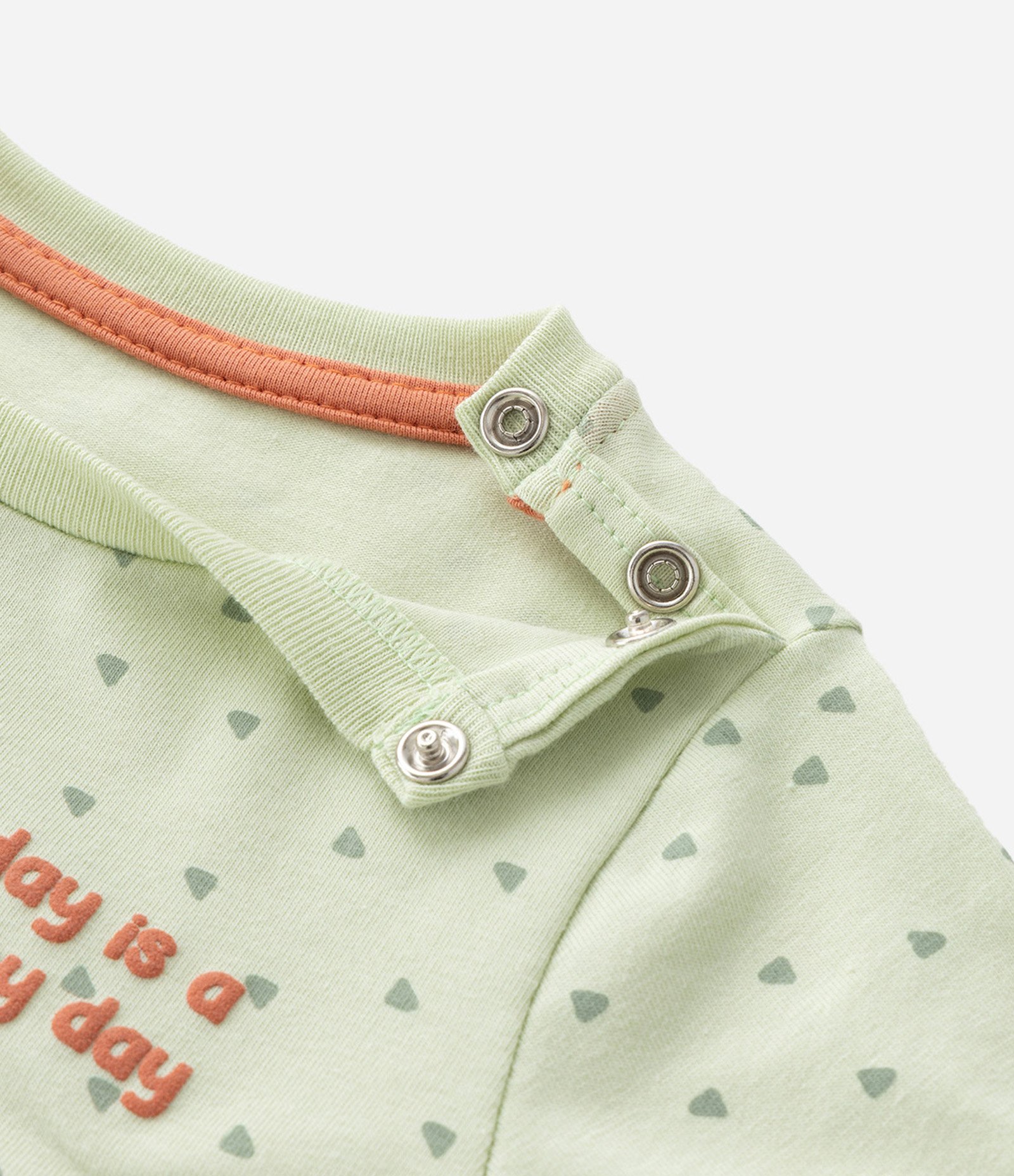 Macacão Curto Infantil Estampado com Bordado - Tam 0 a 18 meses Verde 8