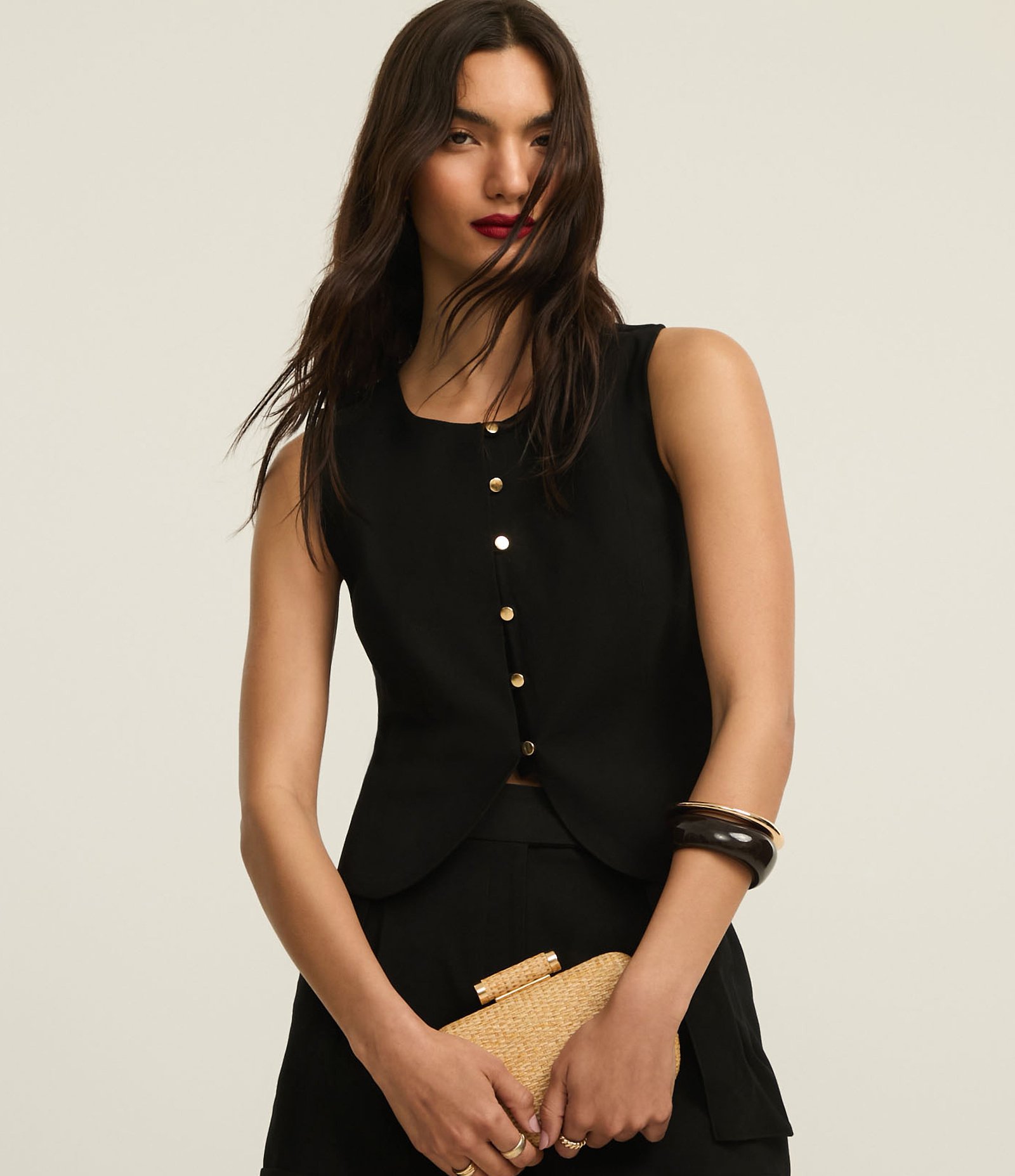 Colete Alfaiatado com Amarração Cruzada nas Costas Preto 1