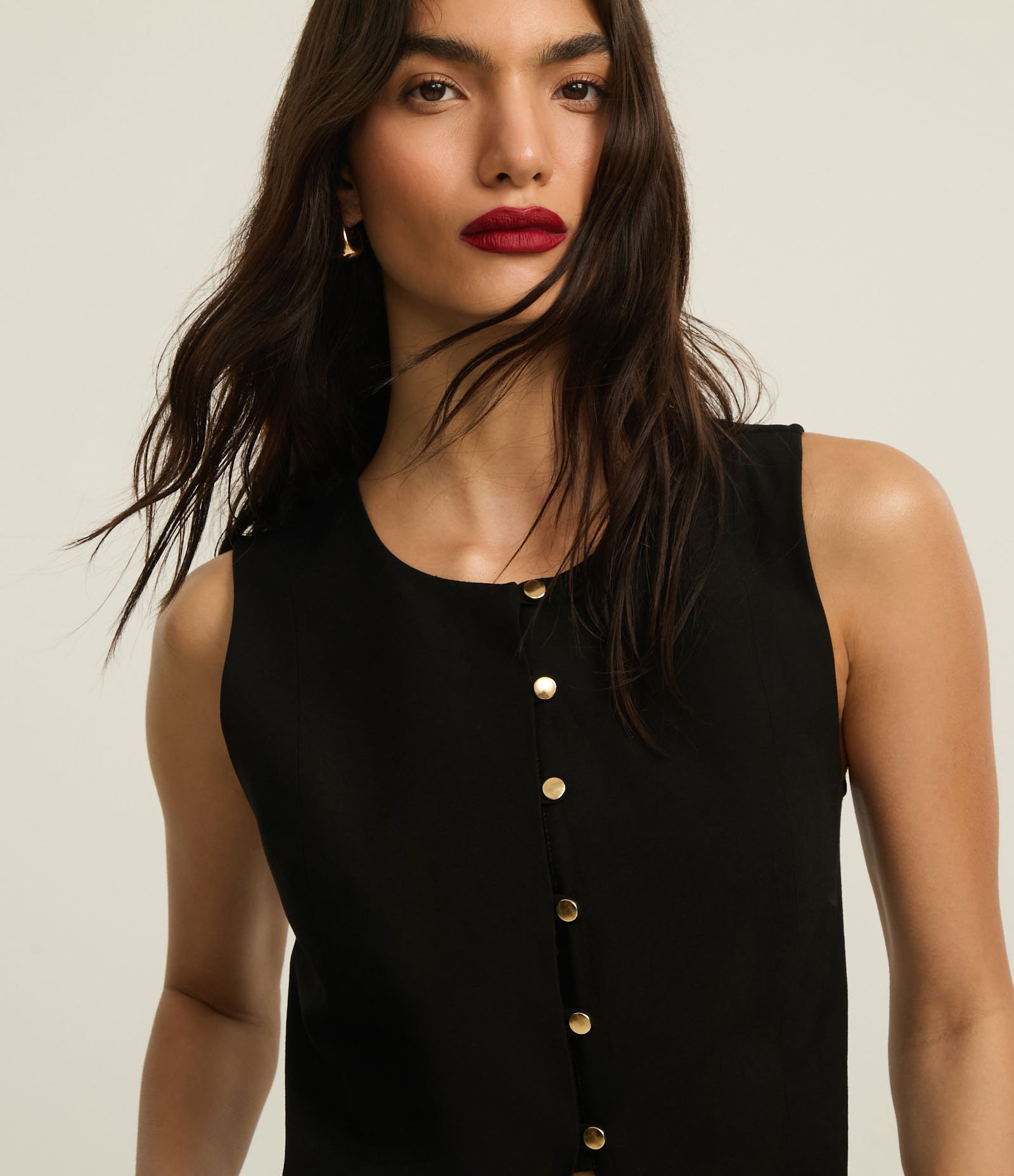 Colete Alfaiatado com Amarração Cruzada nas Costas Preto 3