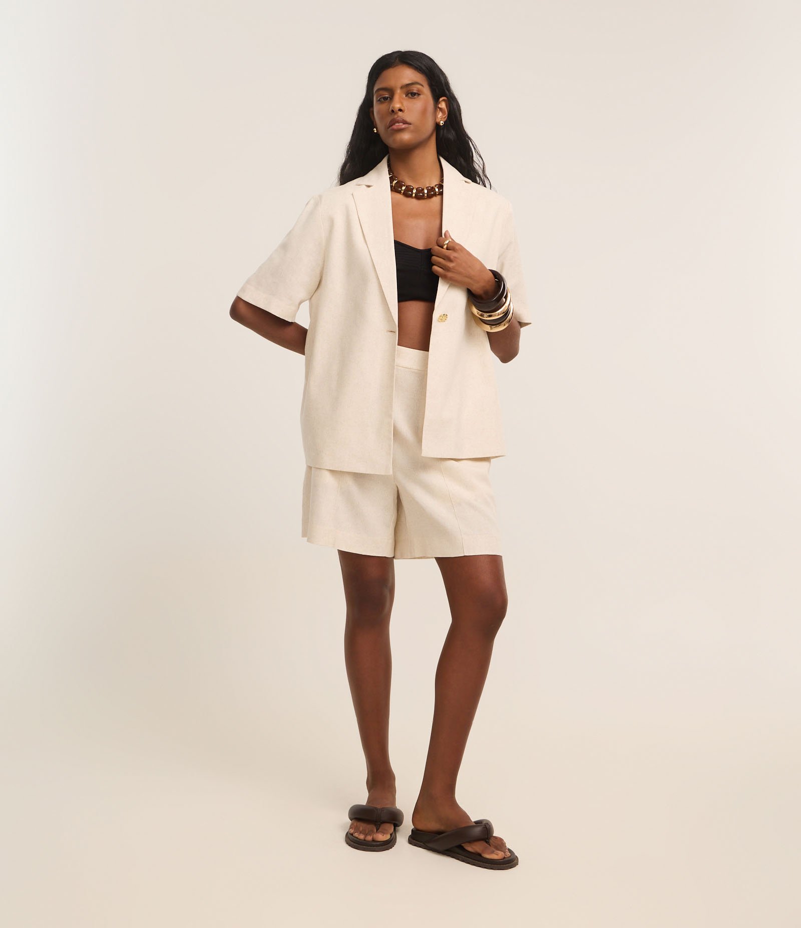 Blazer em Viscolinho com Botão Único e Manga Curta Bege 2