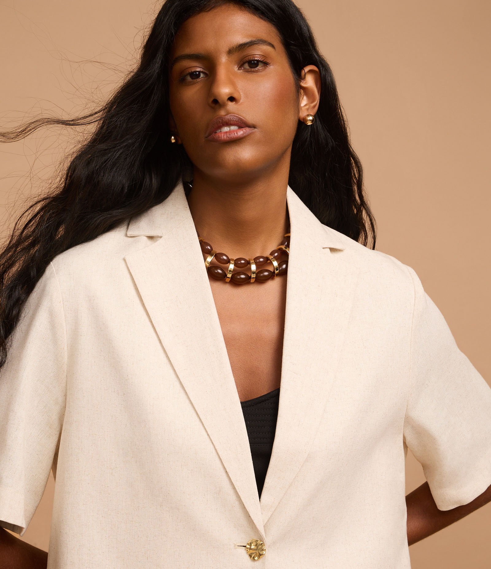 Blazer em Viscolinho com Botão Único e Manga Curta Bege 4