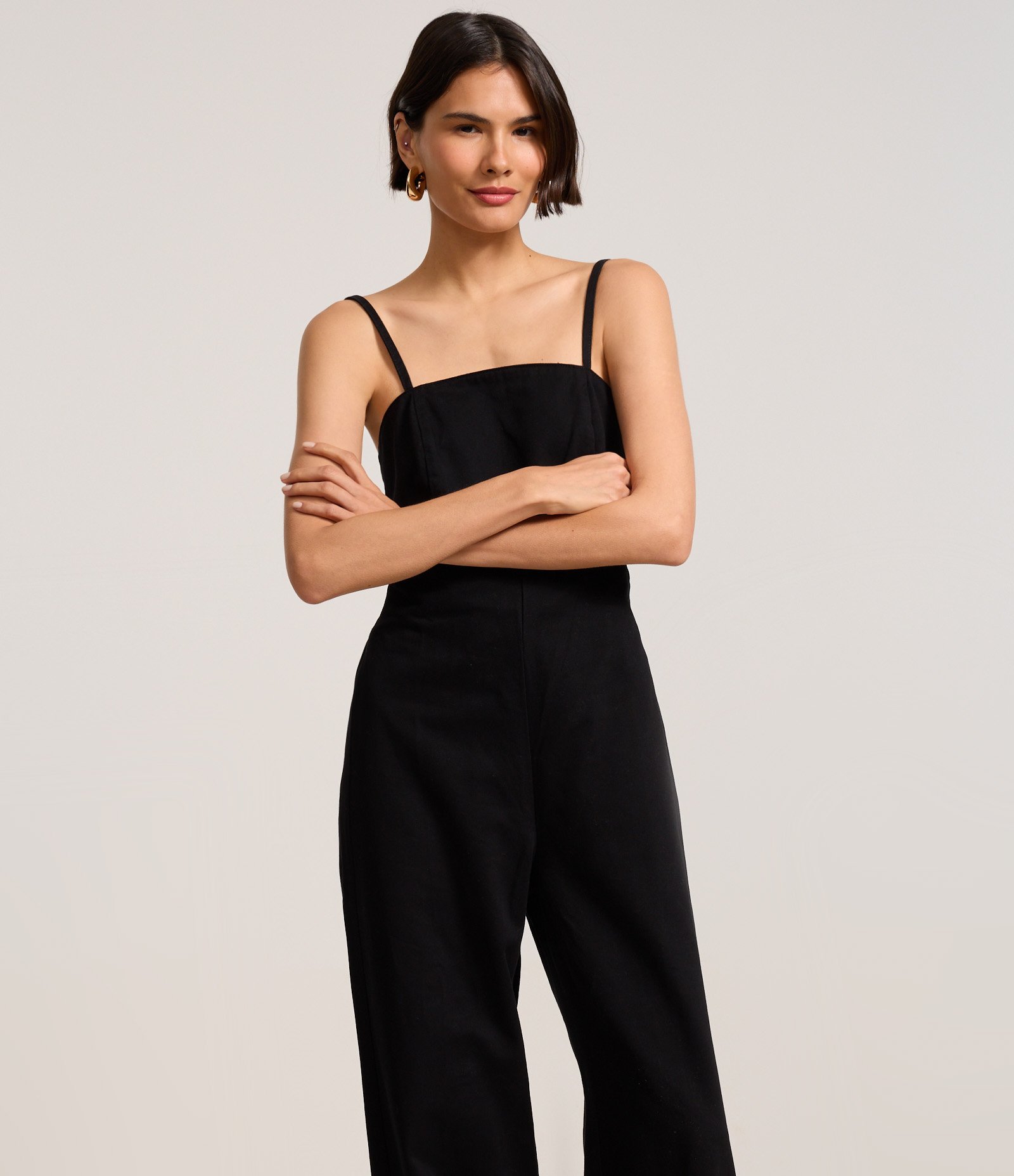 Macacão Longo em Sarja com Recorte na Cintura e Laço Preto 2