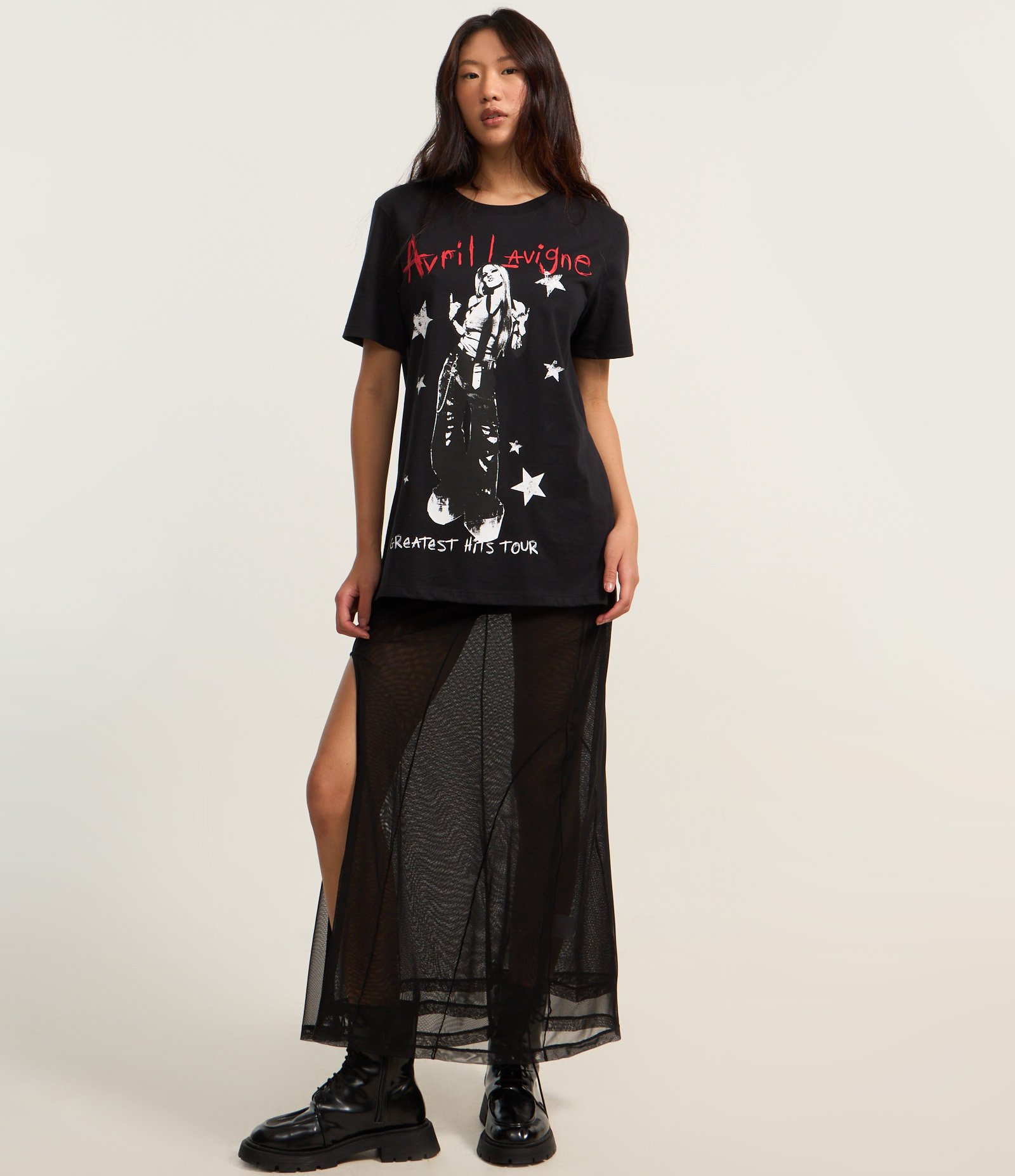 Camiseta Alongada em Algodão com Estampa Avril Lavigne Preto 2