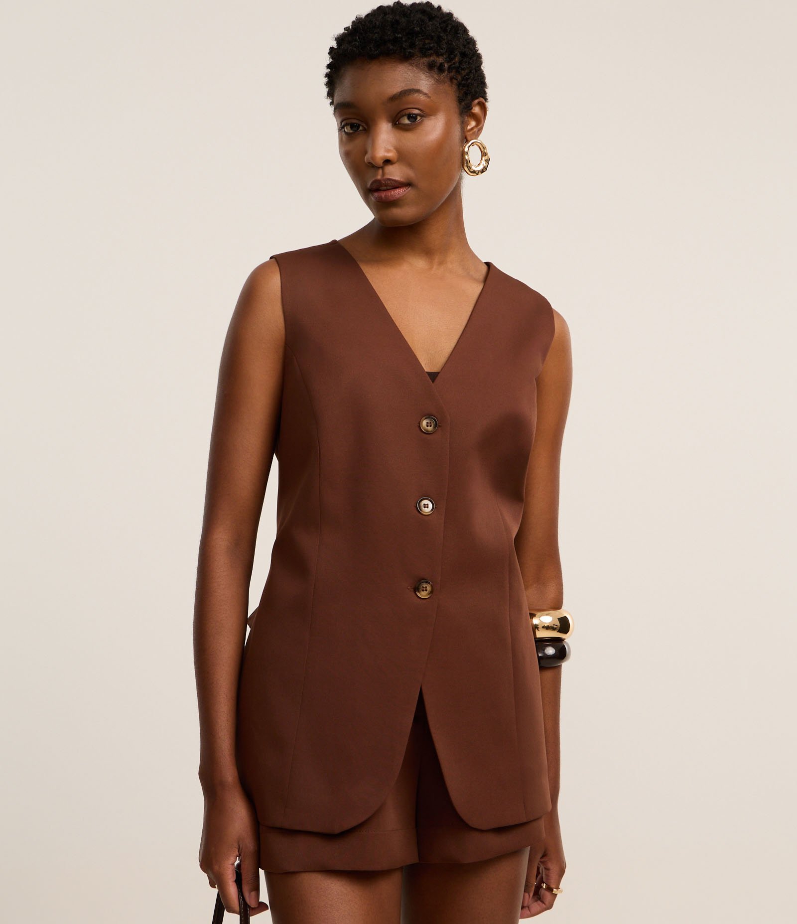 Colete Longo Alfaiatado com Botões e Amarração nas Costas Marrom 2