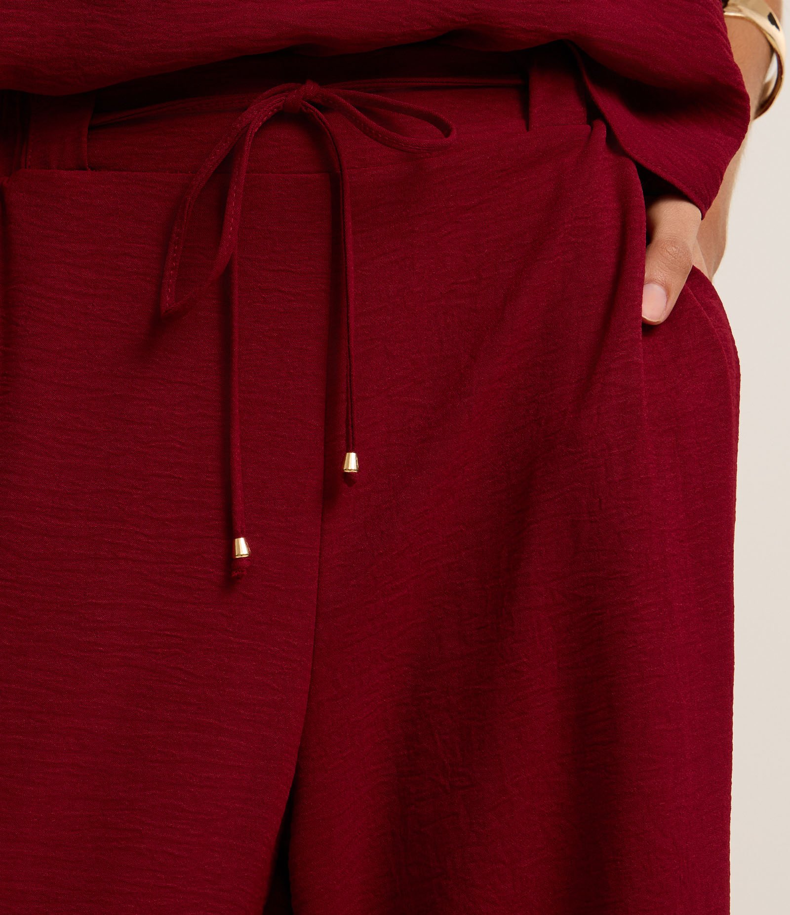 Calça Wide Leg com Amarração e Efeito Airflow Vermelho 4