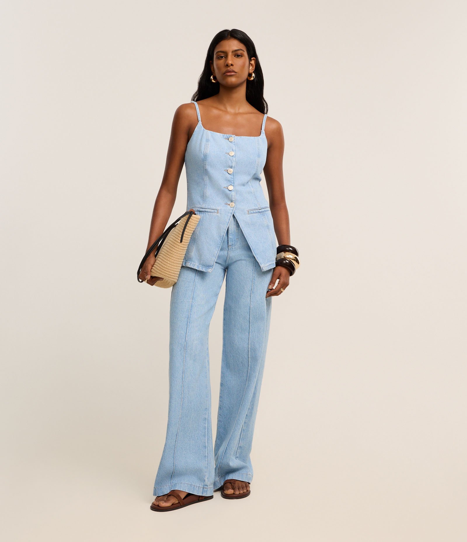 Colete Acinturado em Jeans com Botões e Barra V Azul 3